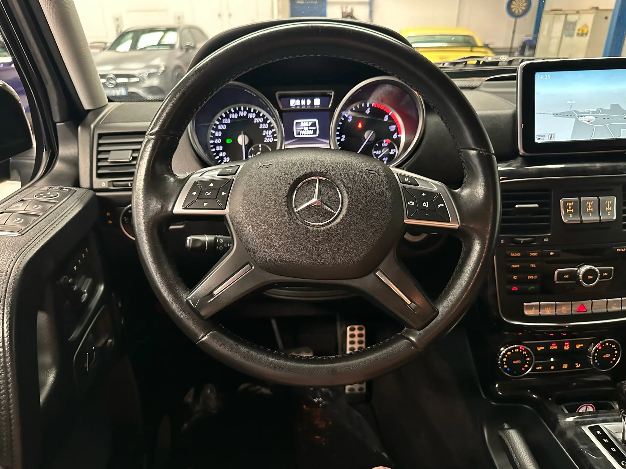 Mercedes-Benz - G 350