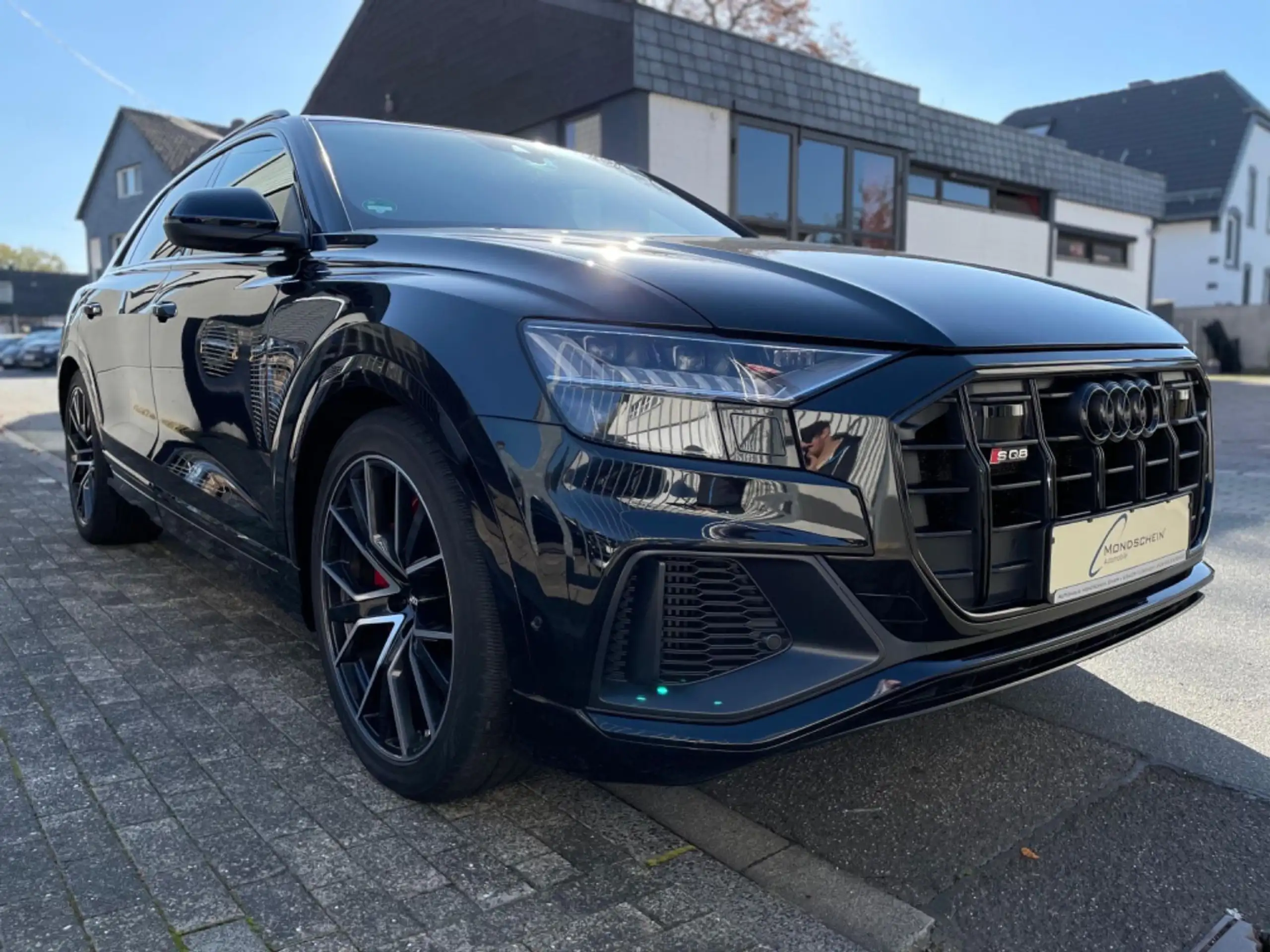 Audi - SQ8