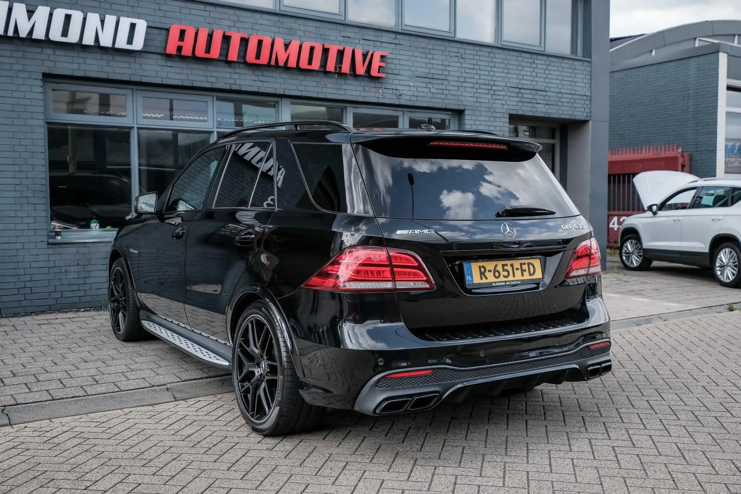 Mercedes-Benz - GLE 63 AMG