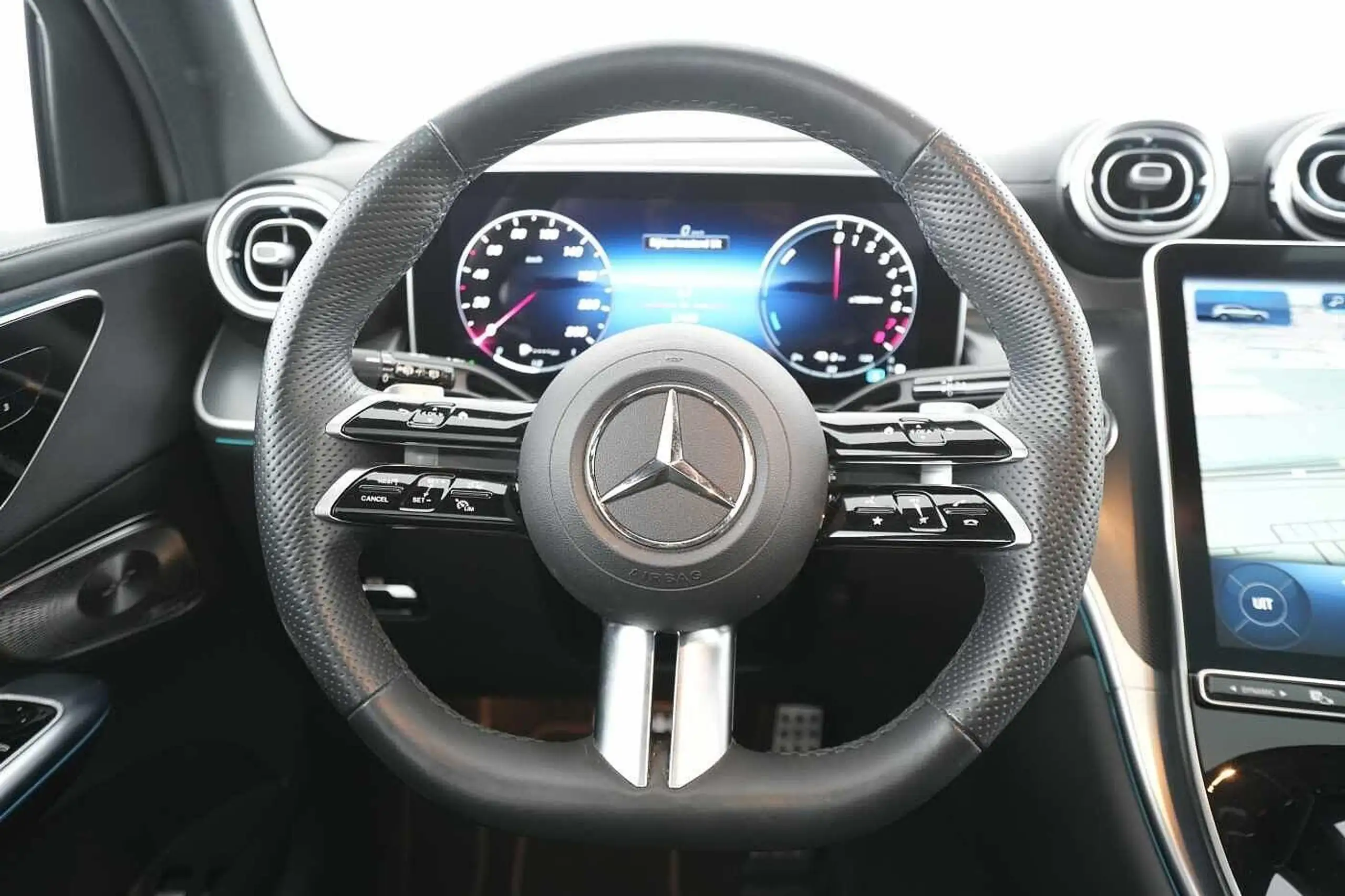 Mercedes-Benz - GLC 300