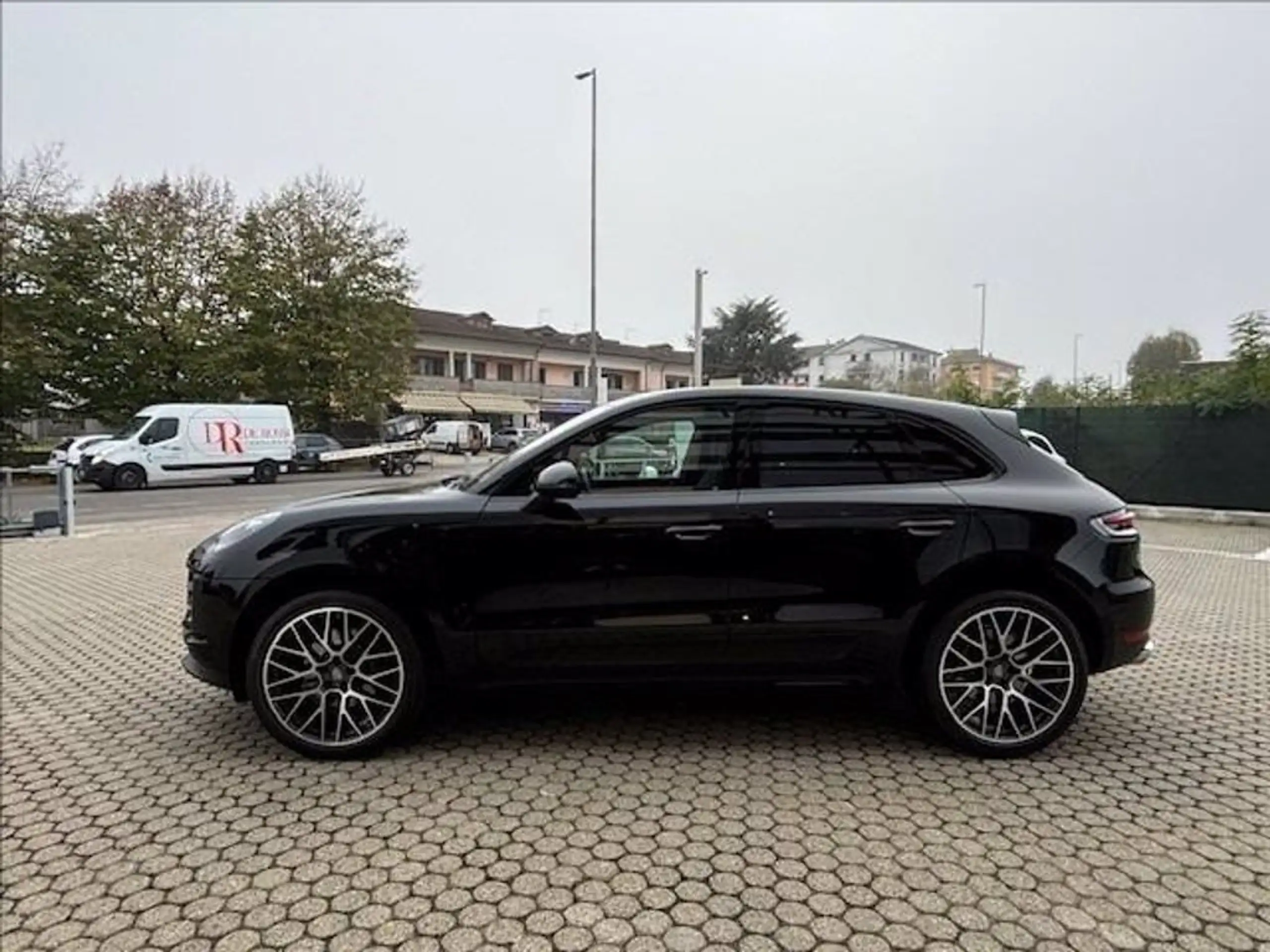 Porsche - Macan