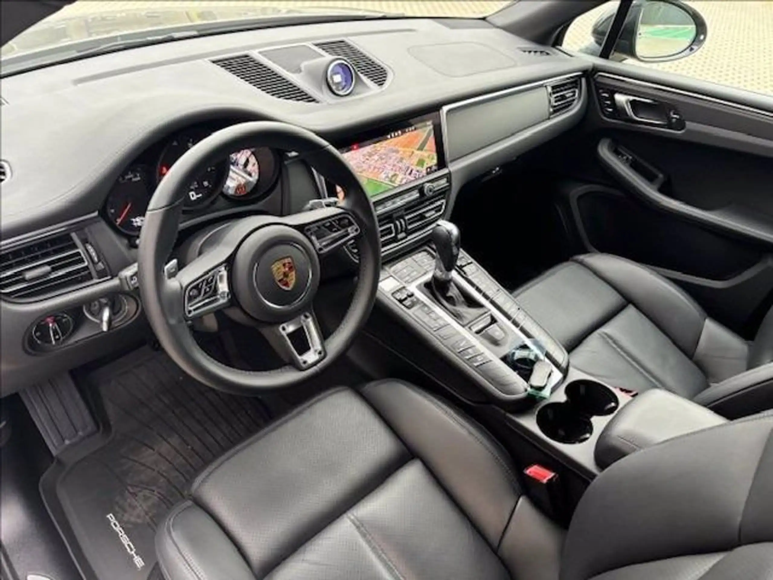 Porsche - Macan