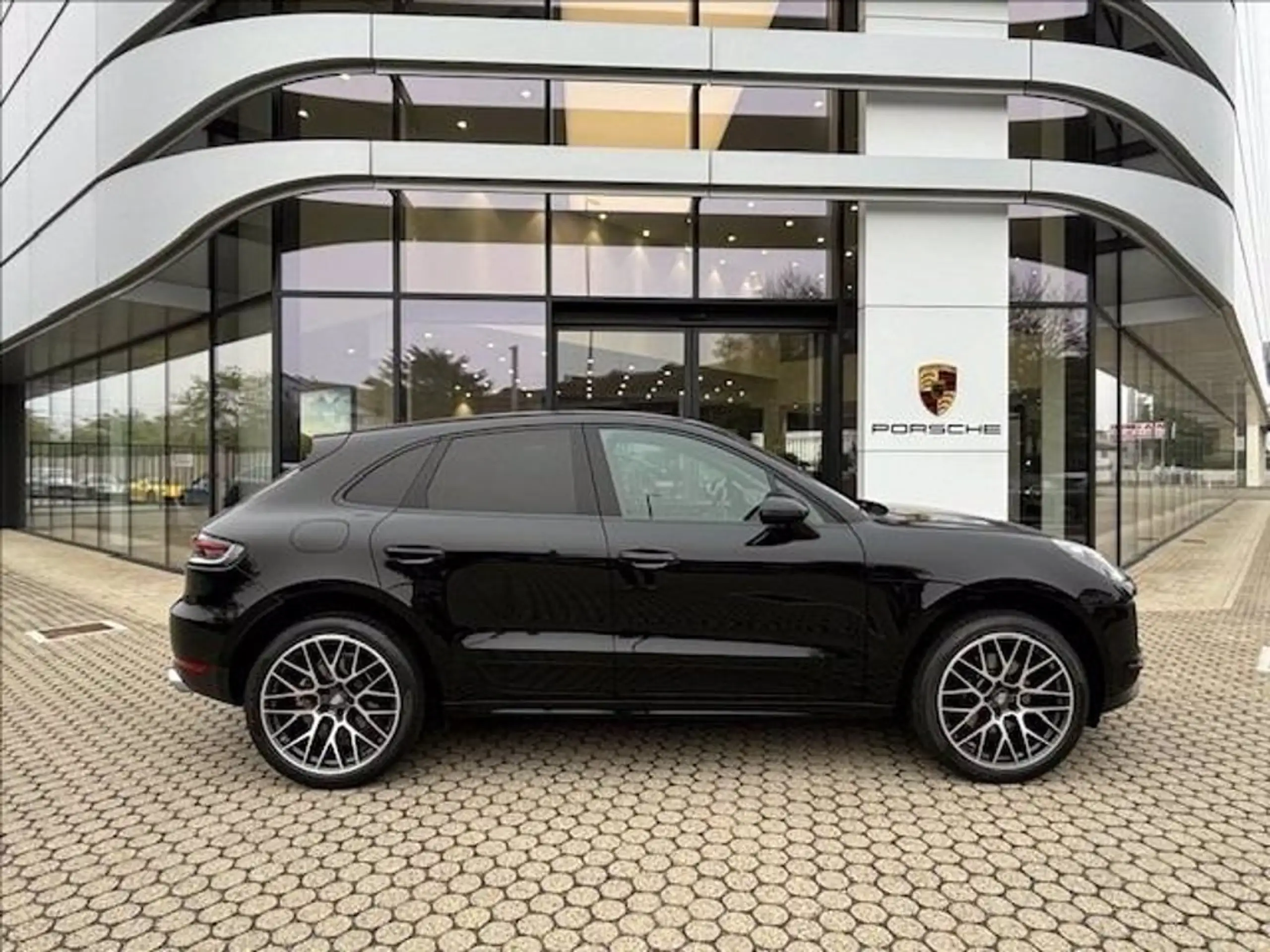 Porsche - Macan