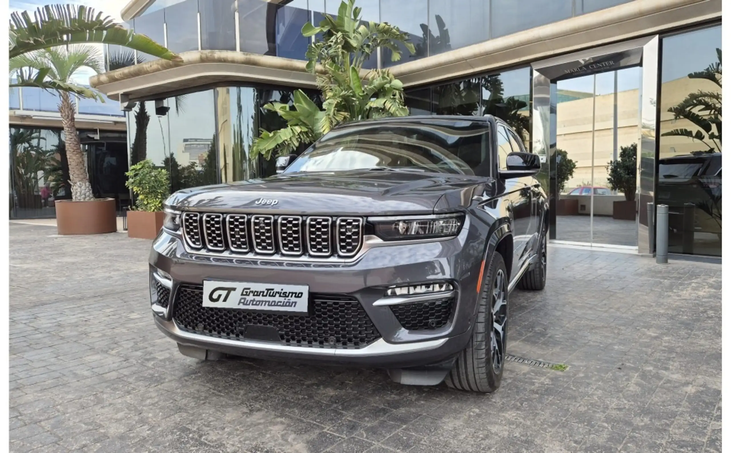 Jeep - Grand Cherokee