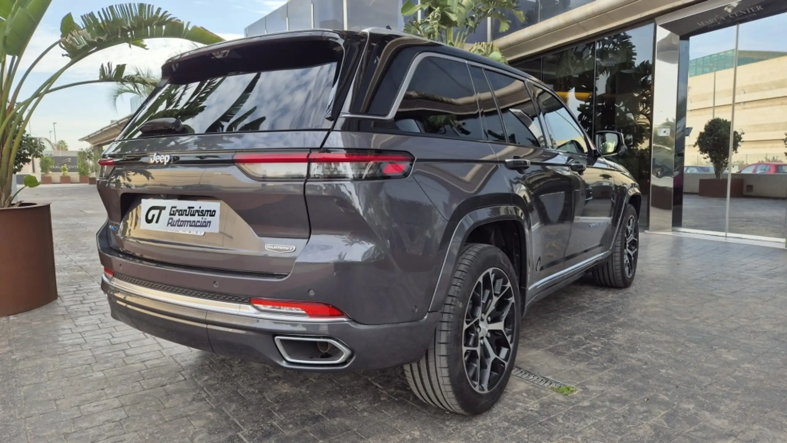 Jeep - Grand Cherokee