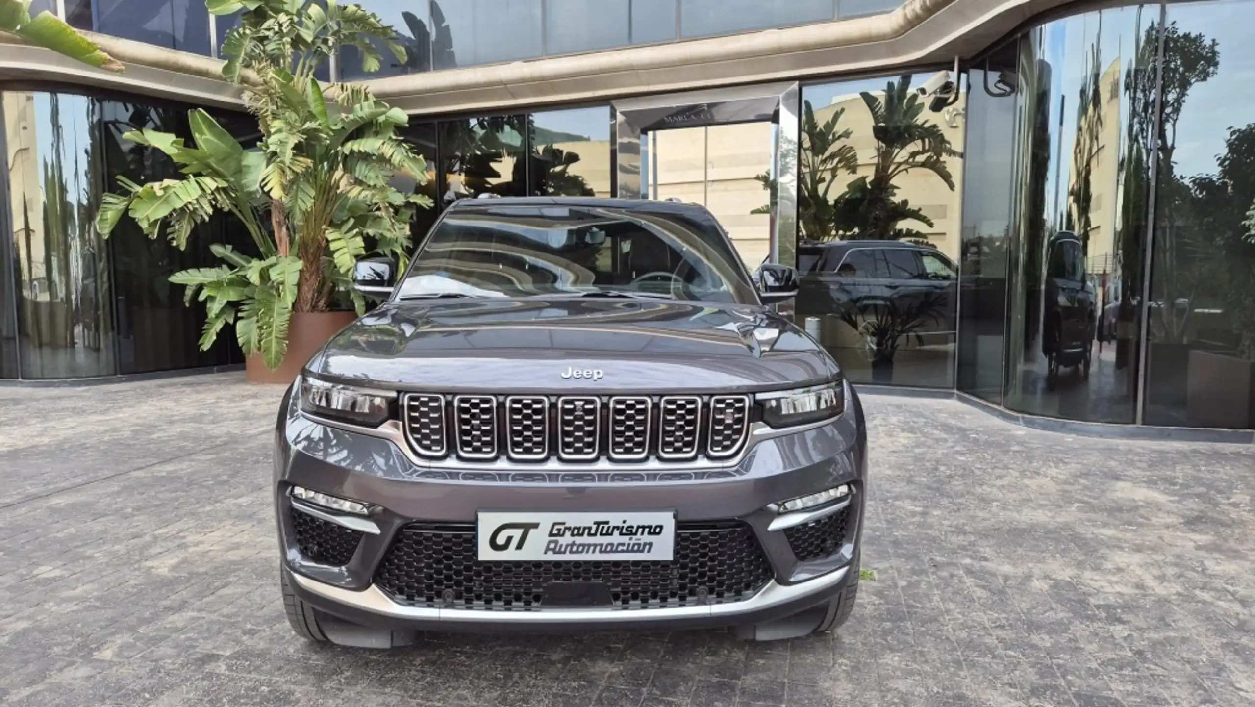 Jeep - Grand Cherokee