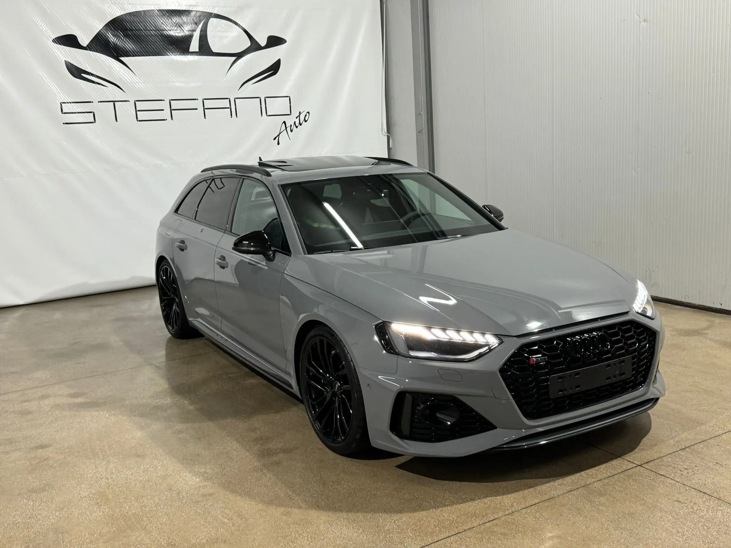 Audi - RS4