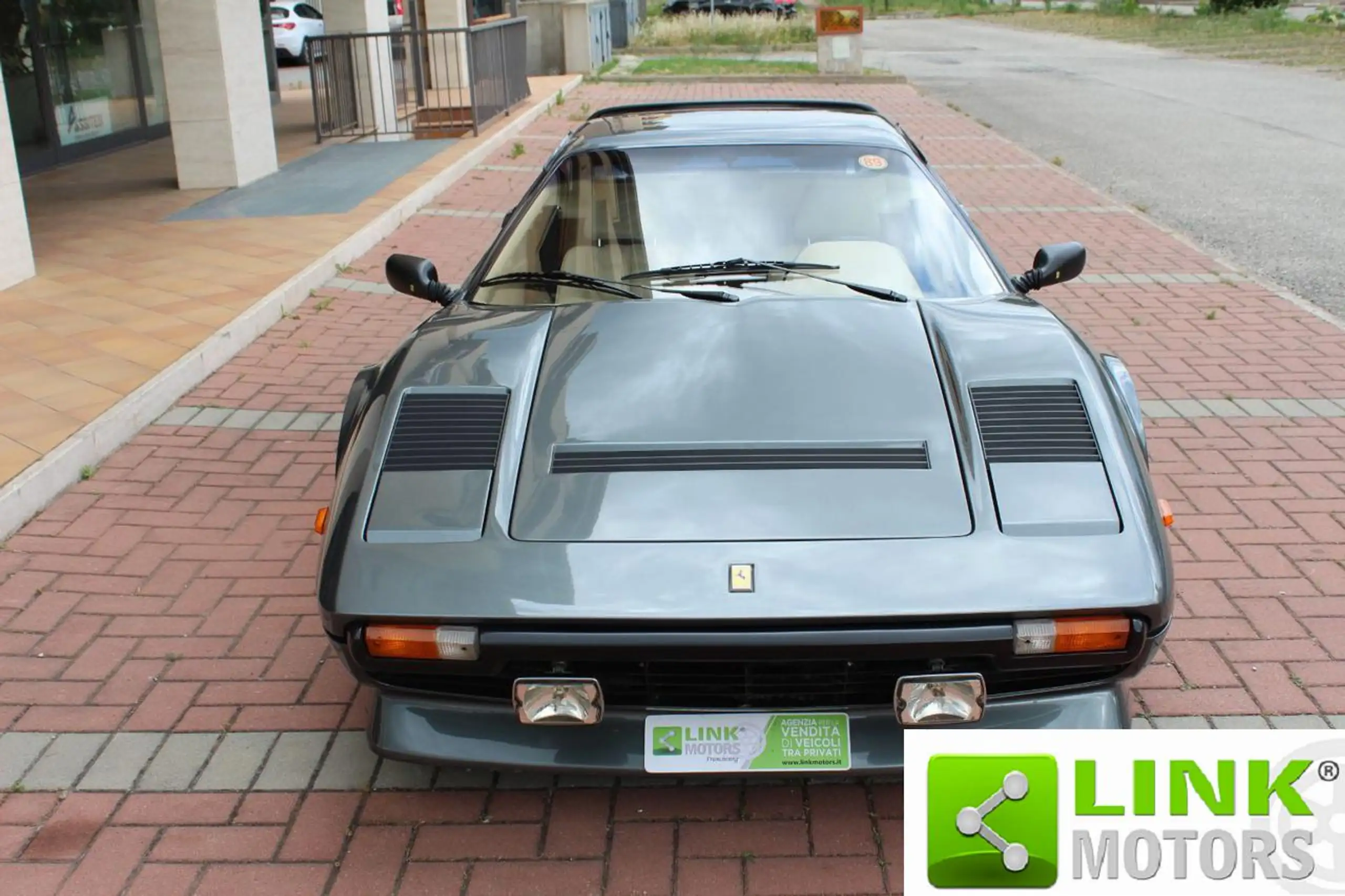 Ferrari - 208