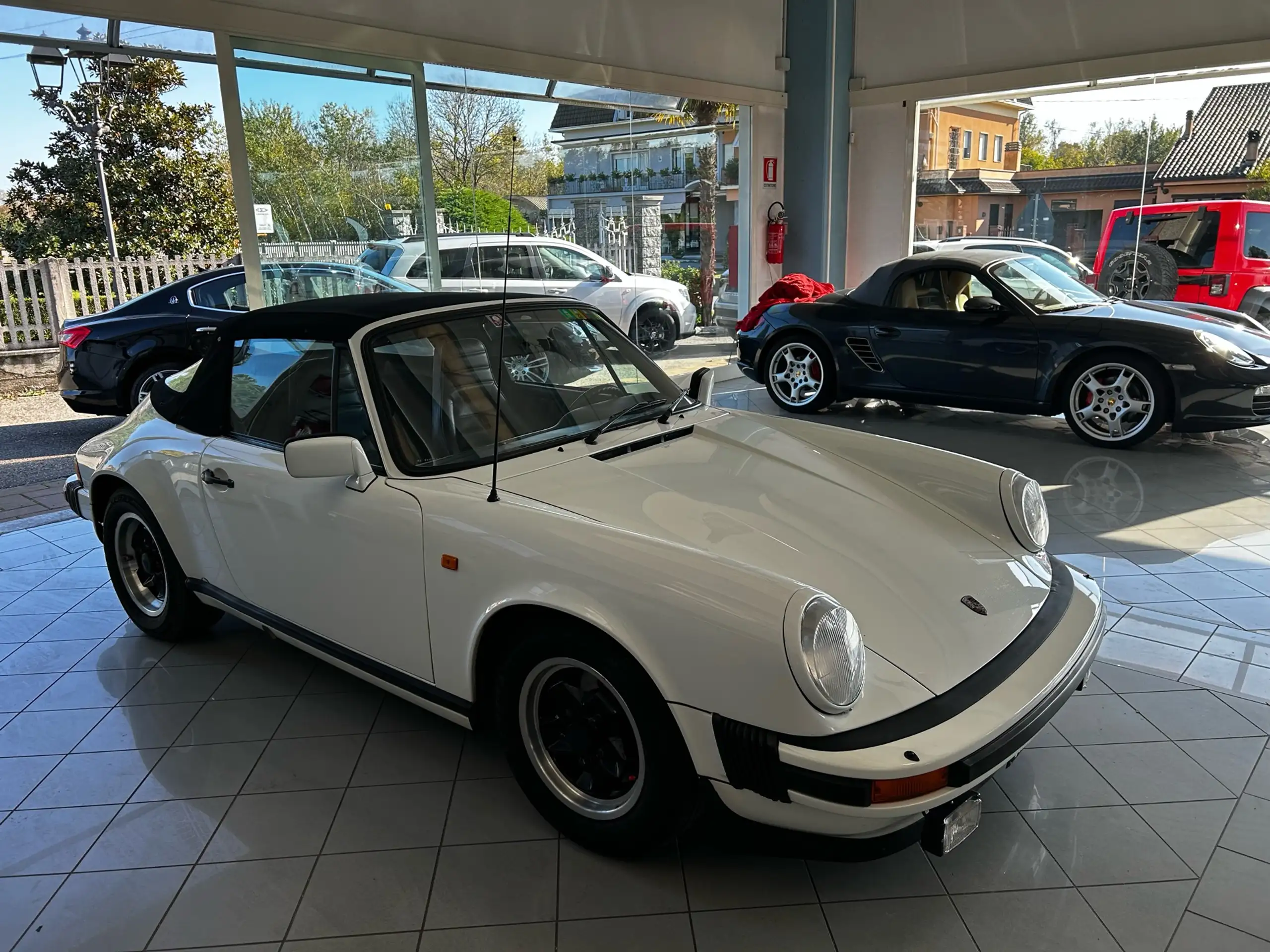 Porsche - 930