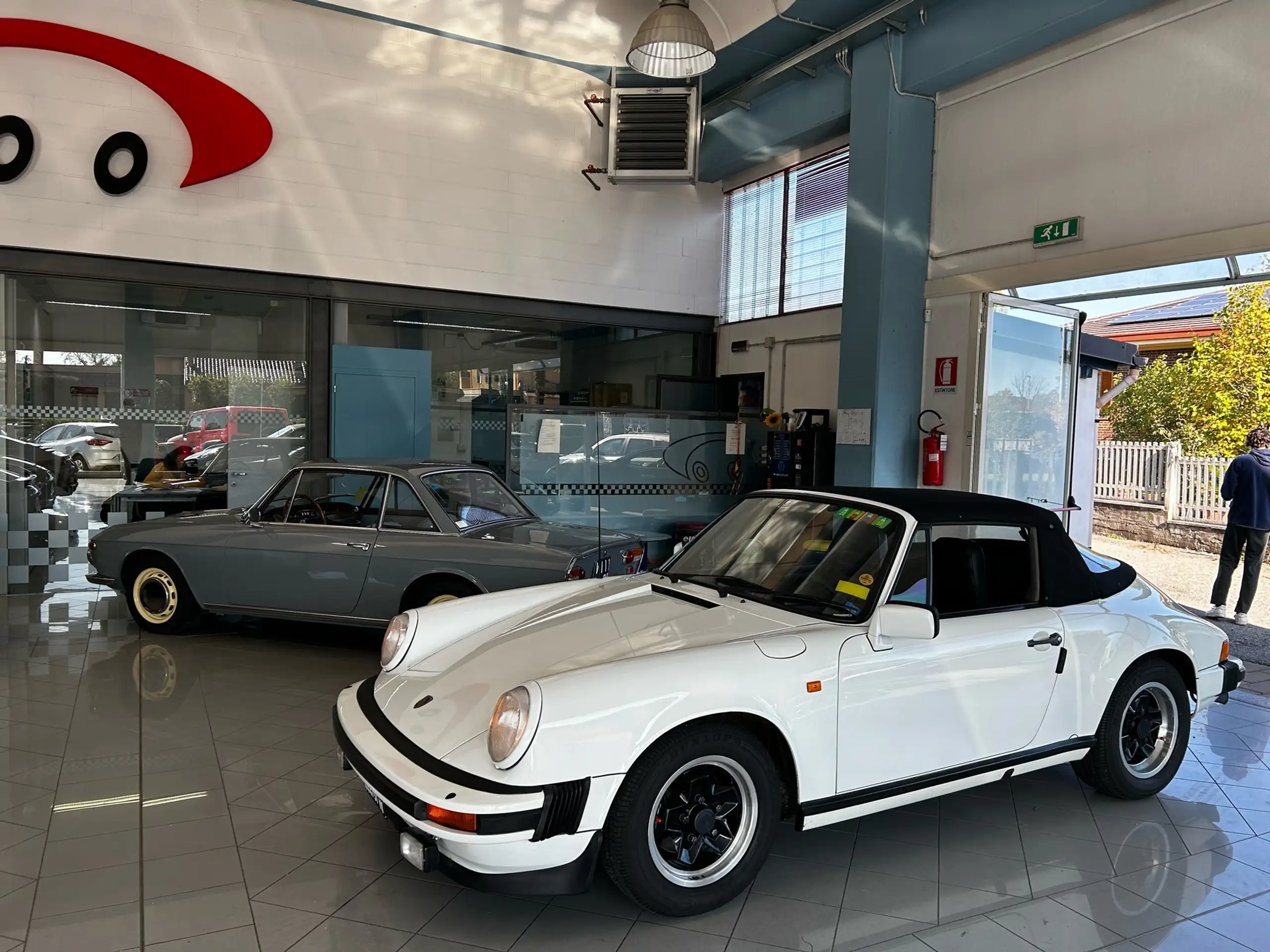 Porsche - 930