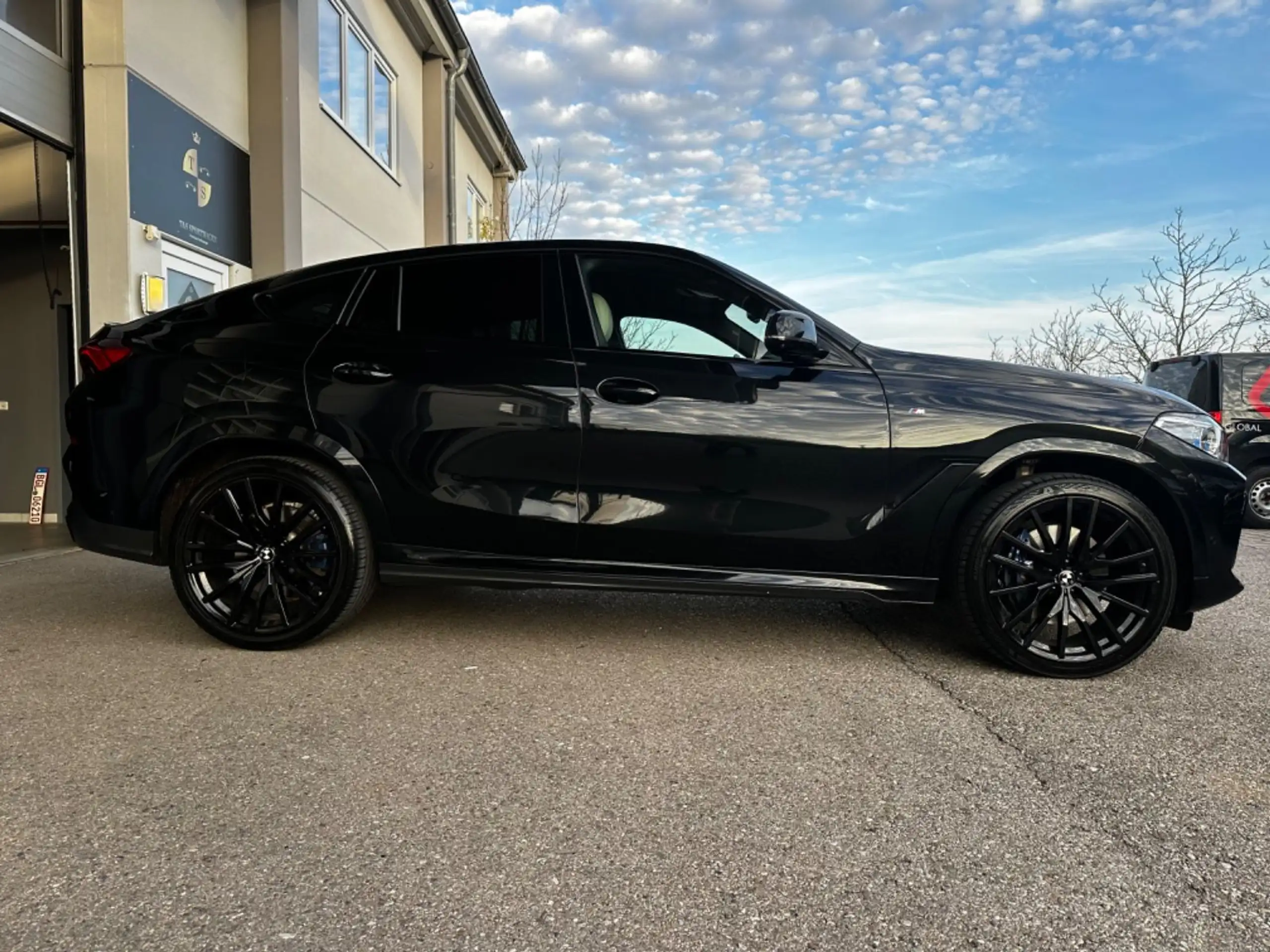 BMW - X6