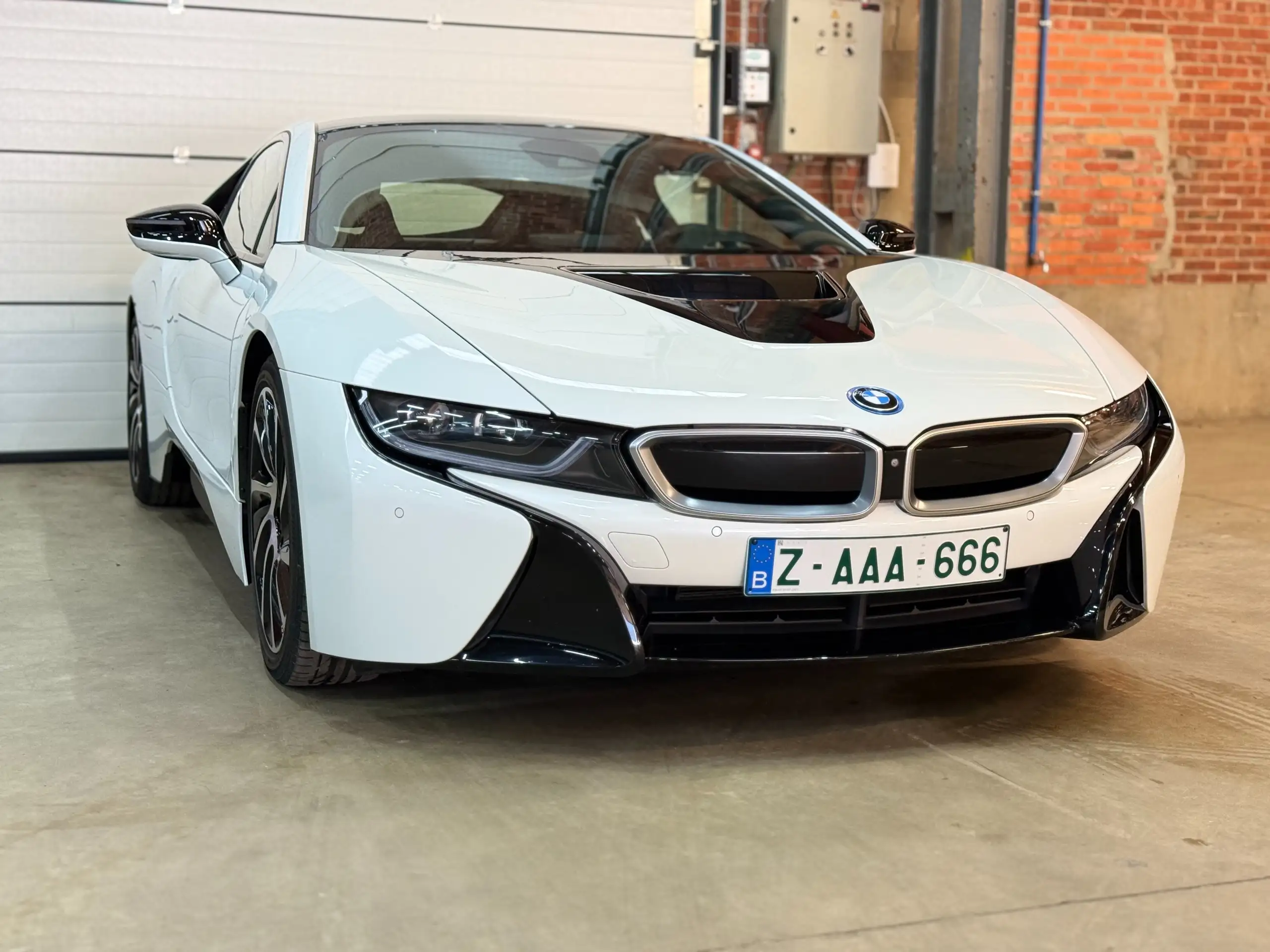 BMW - i8