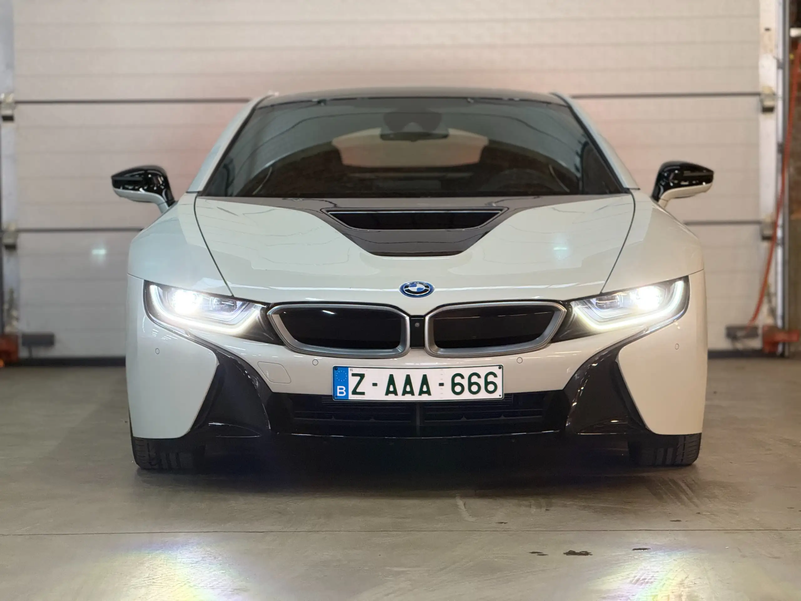 BMW - i8