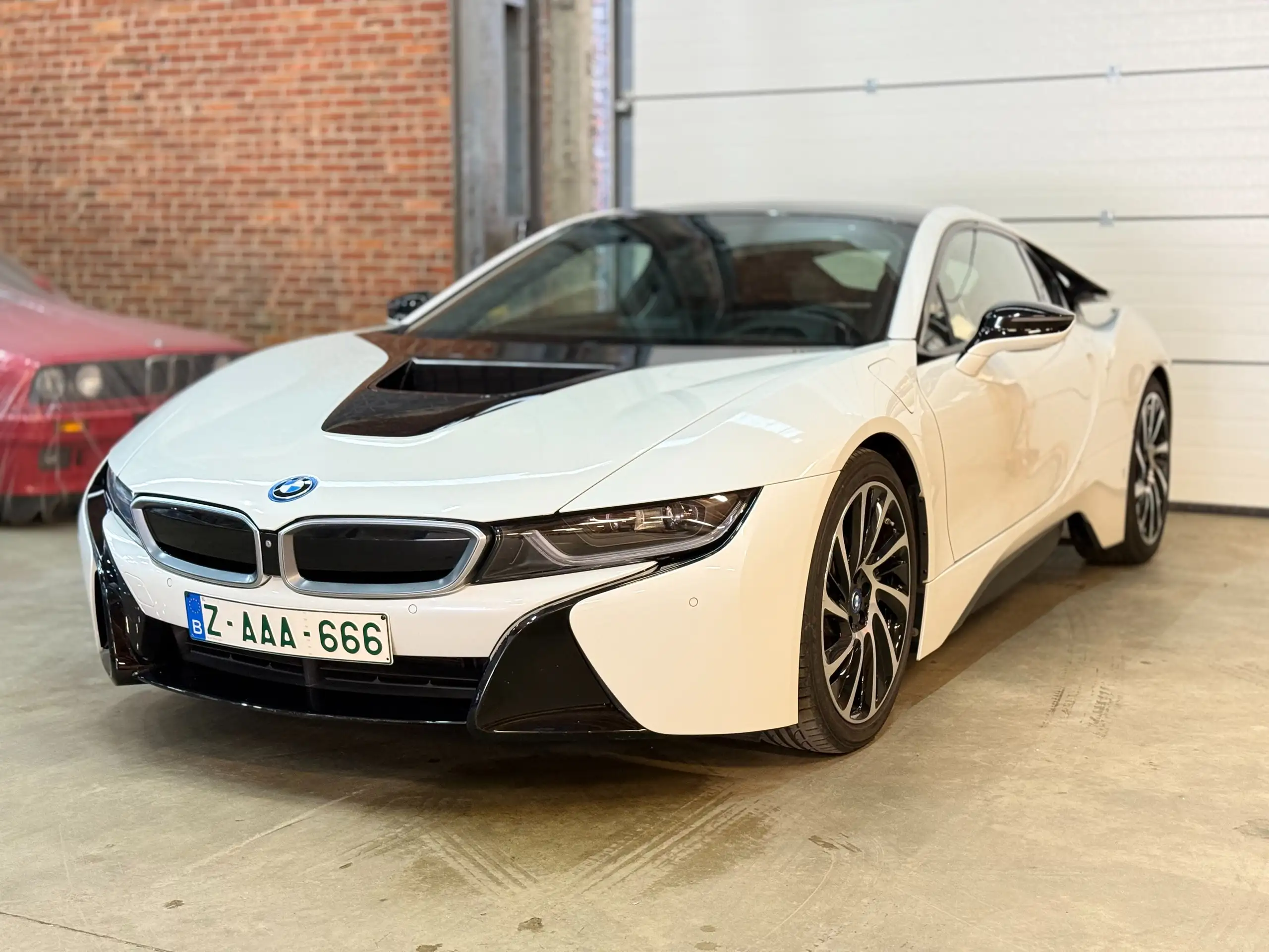 BMW - i8