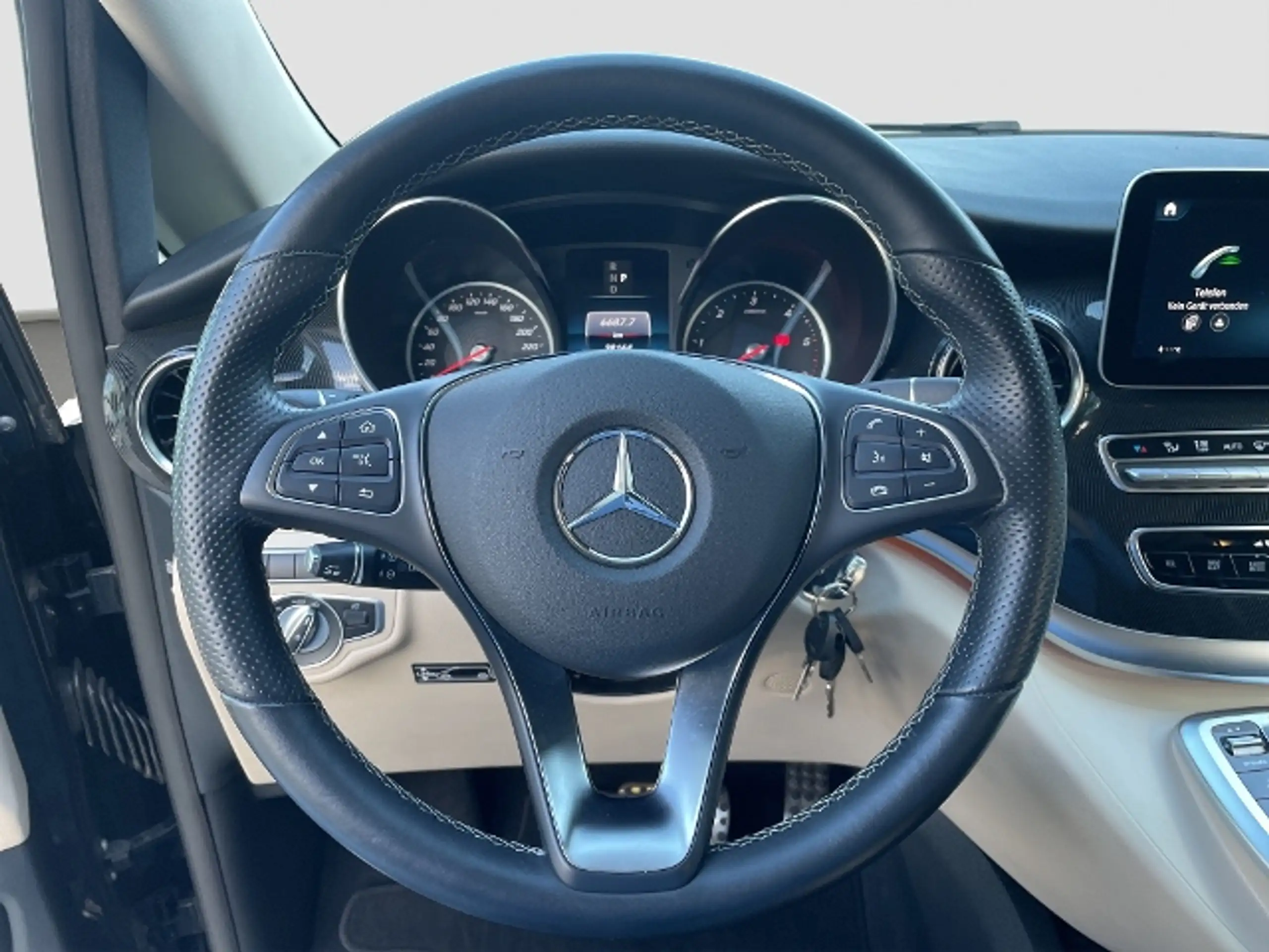 Mercedes-Benz - V 300