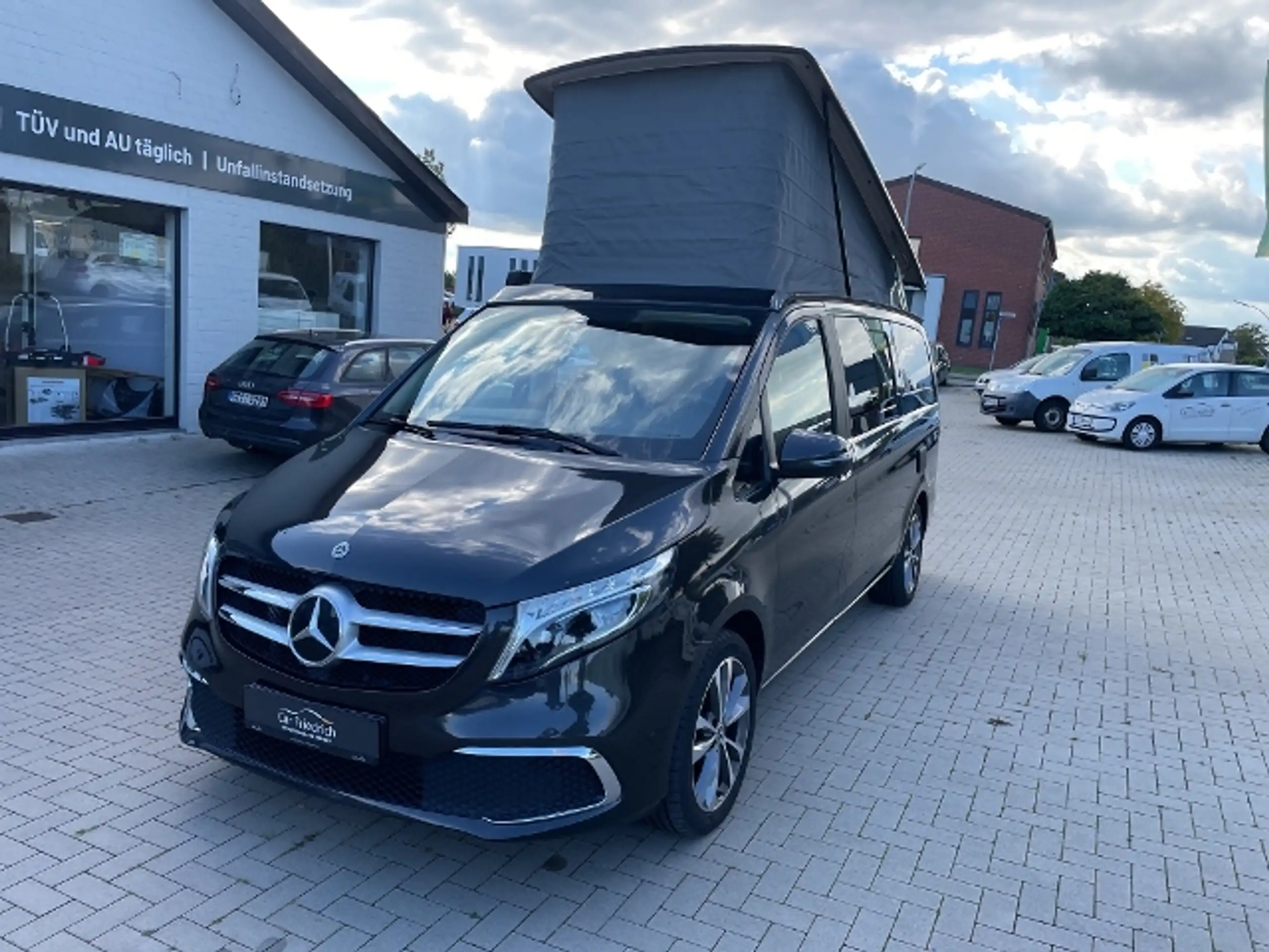 Mercedes-Benz - V 300