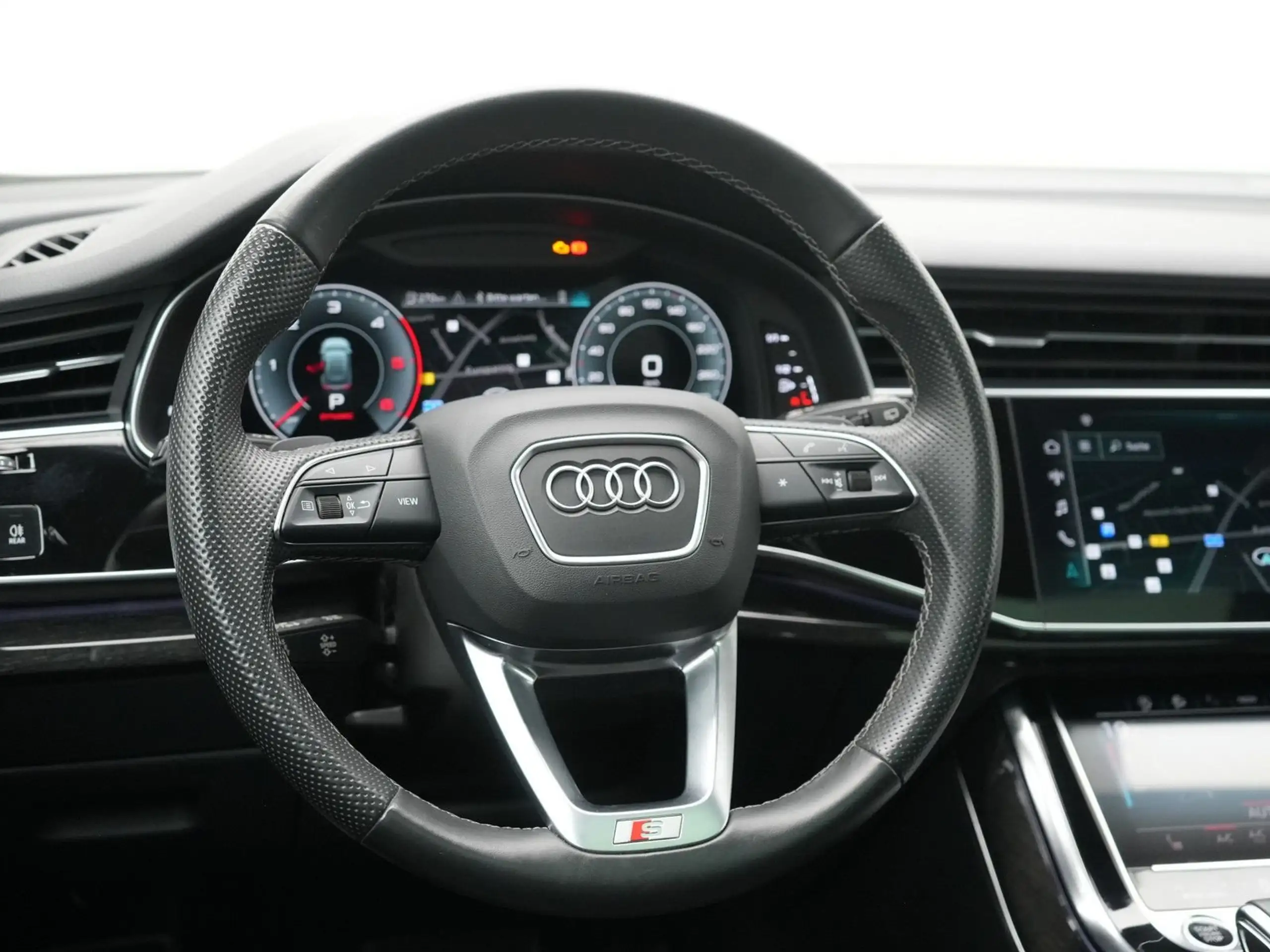 Audi - Q8