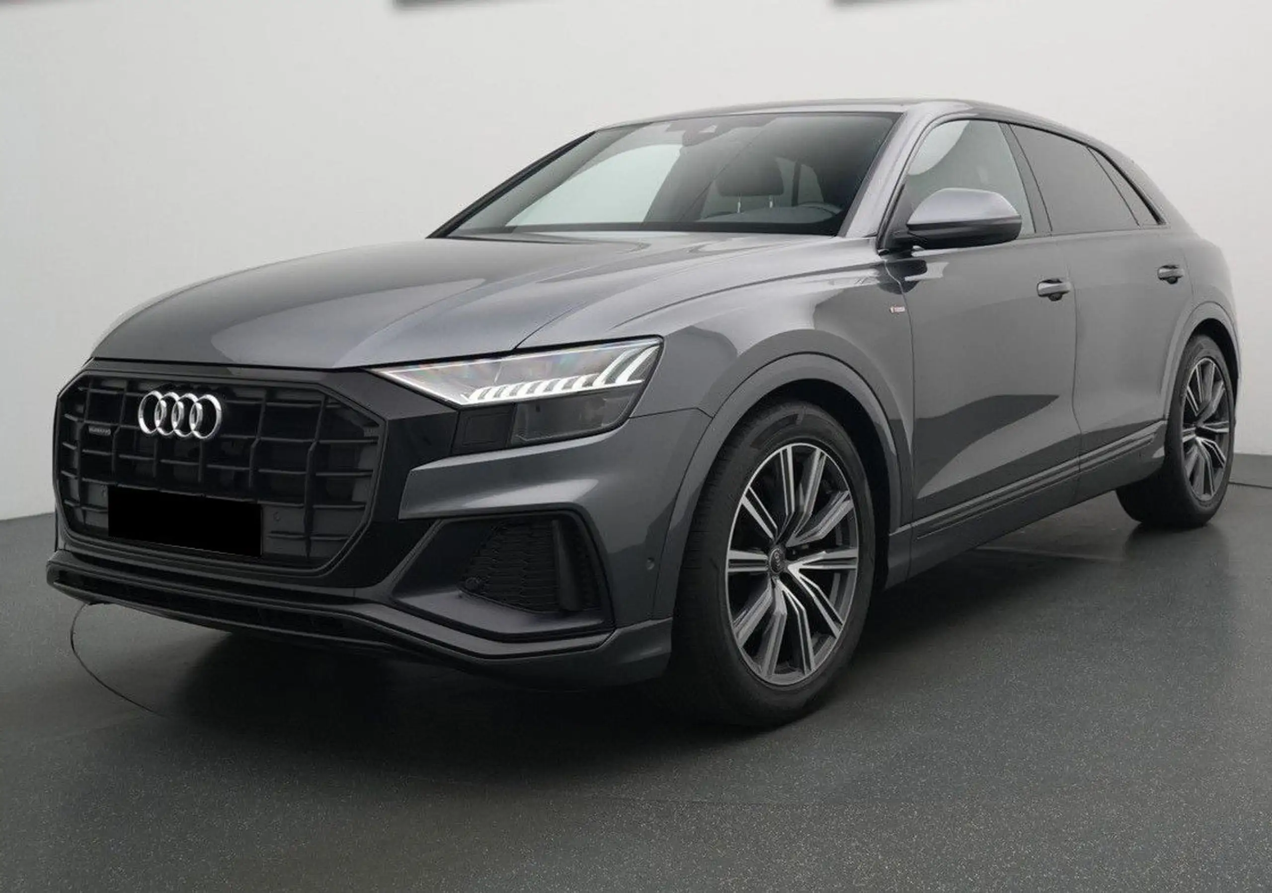 Audi - Q8