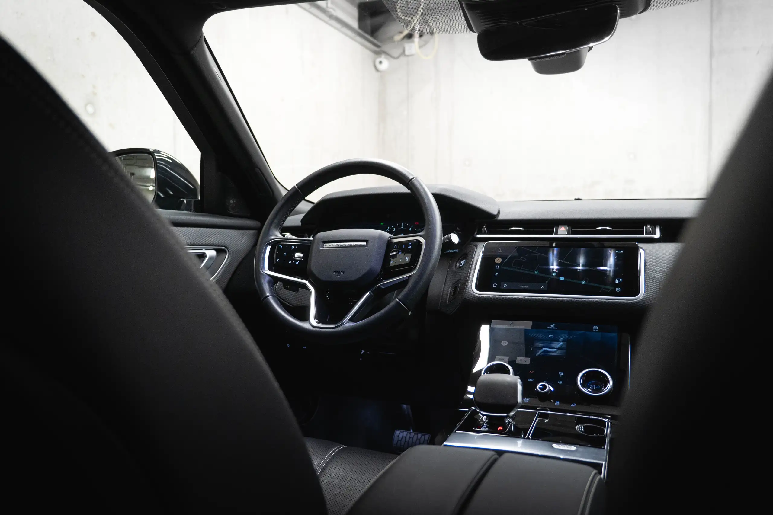 Land Rover - Range Rover Velar