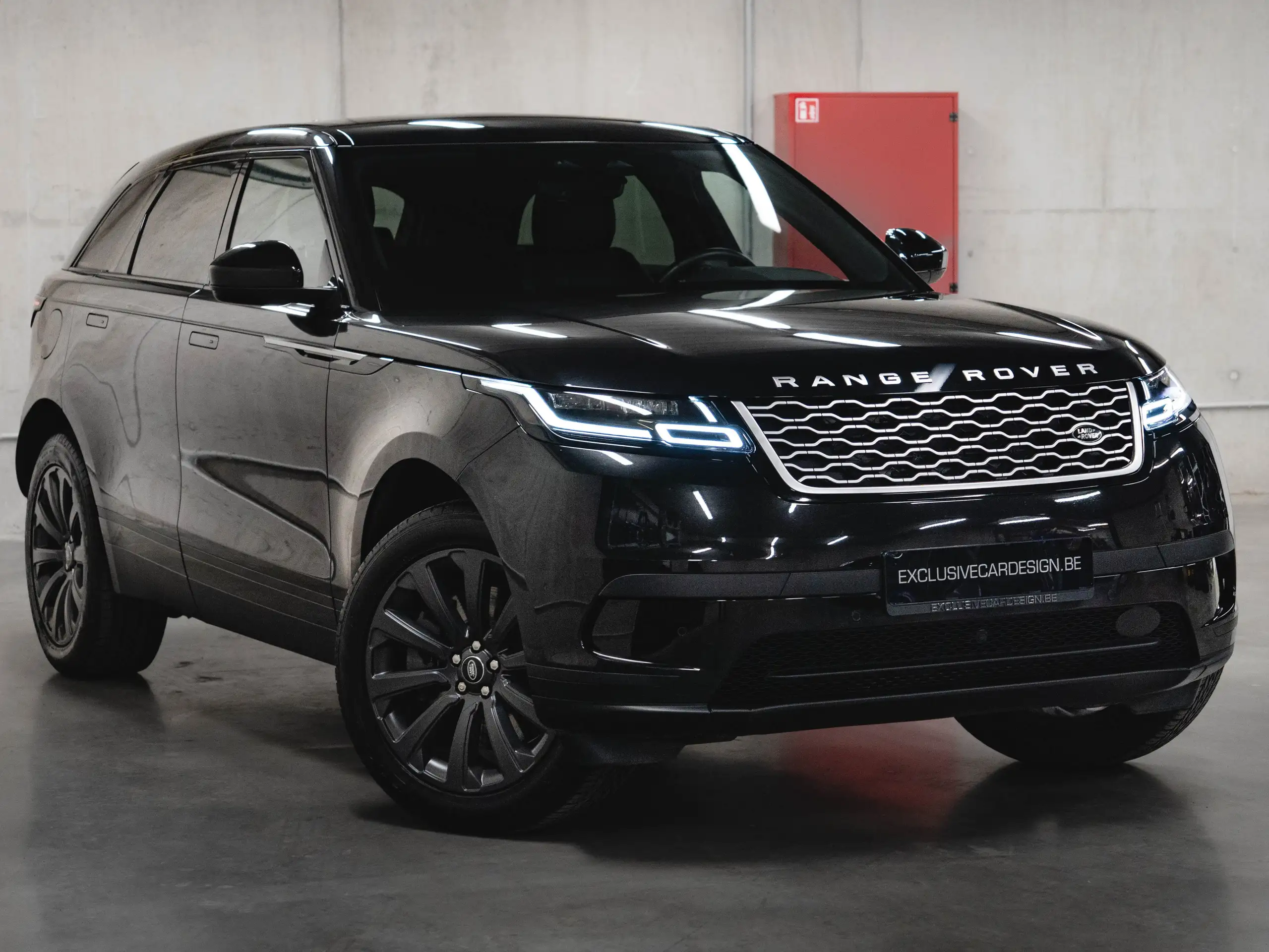 Land Rover - Range Rover Velar