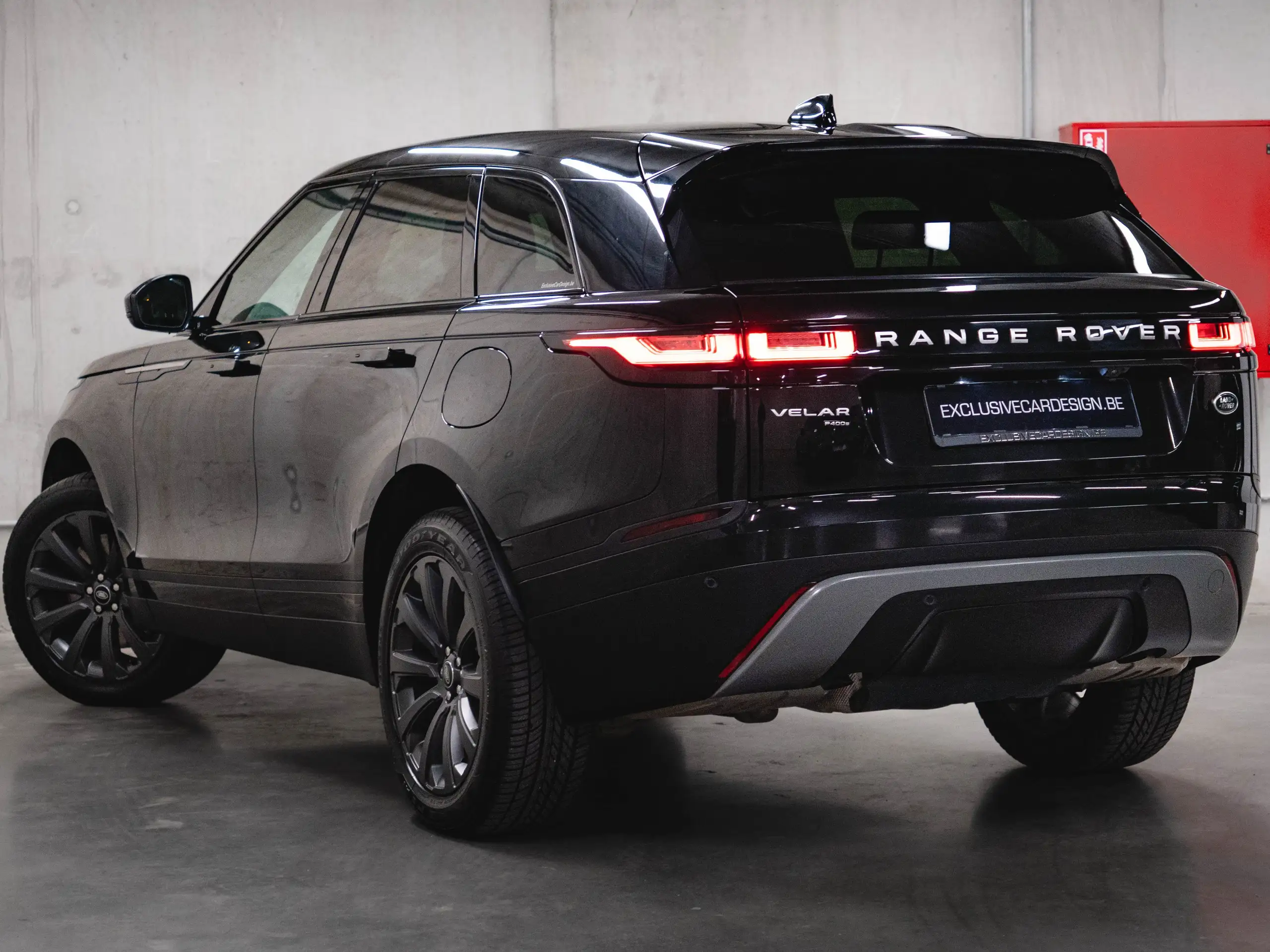 Land Rover - Range Rover Velar