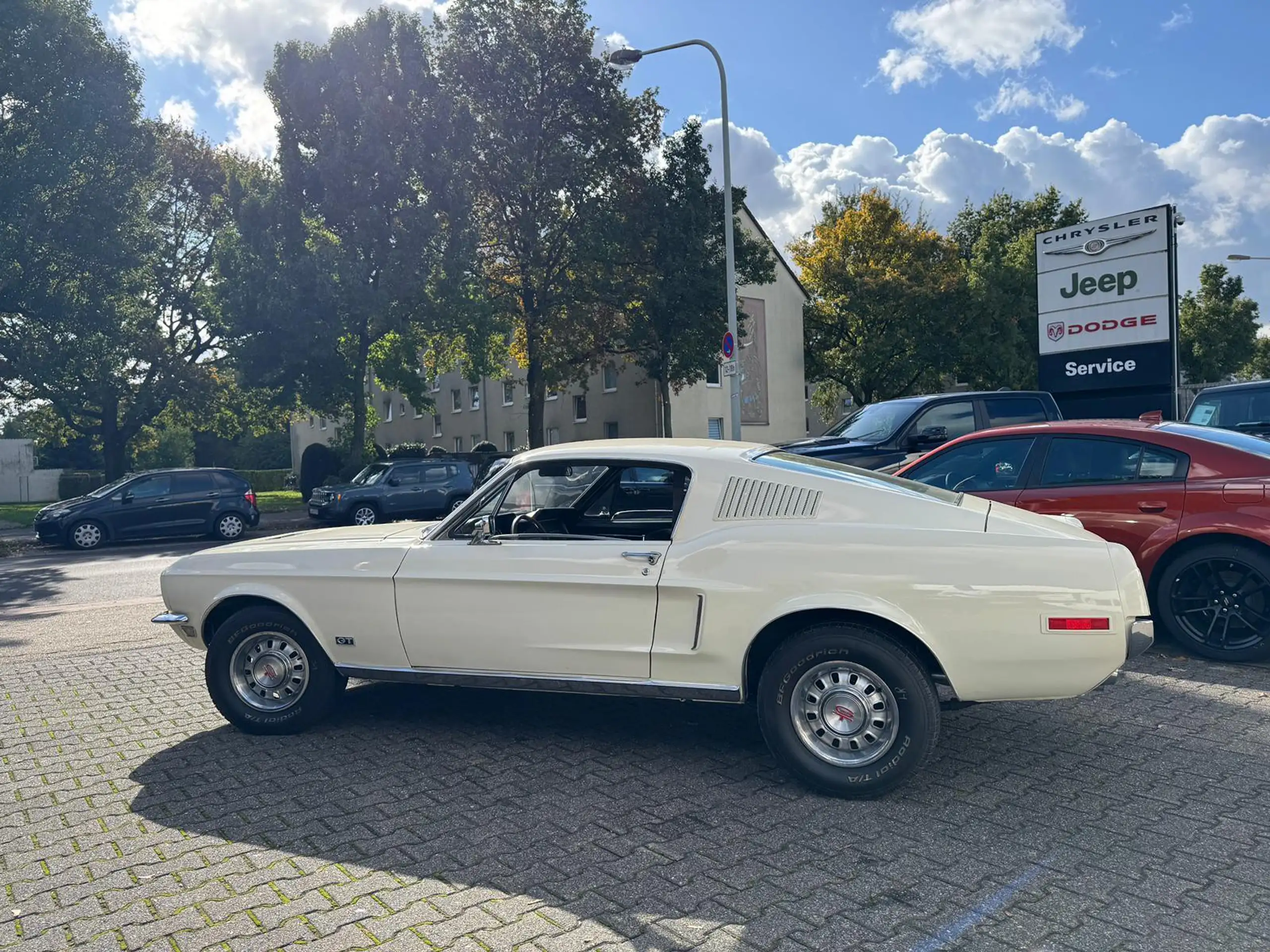 Ford - Mustang