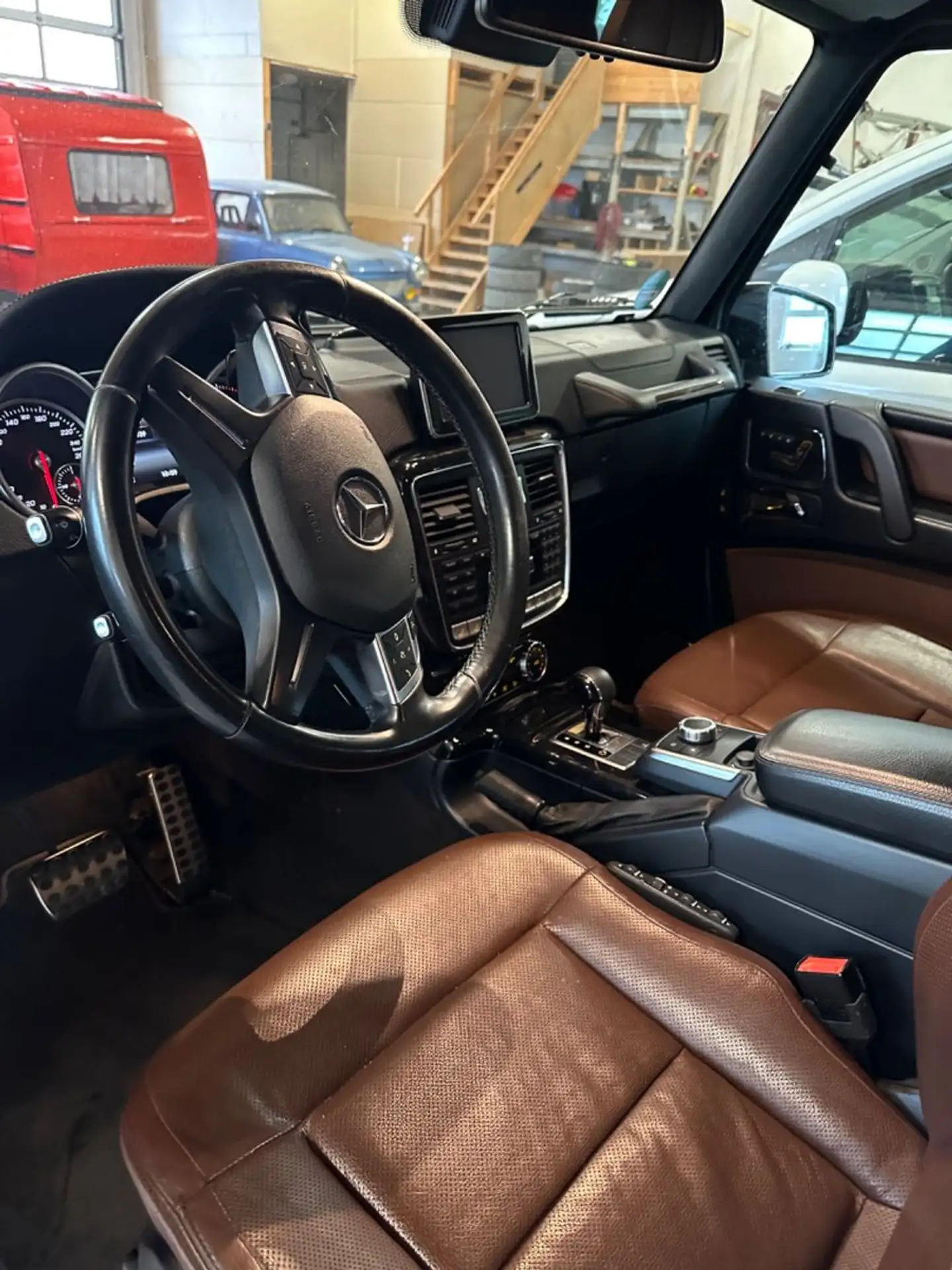 Mercedes-Benz - G 350