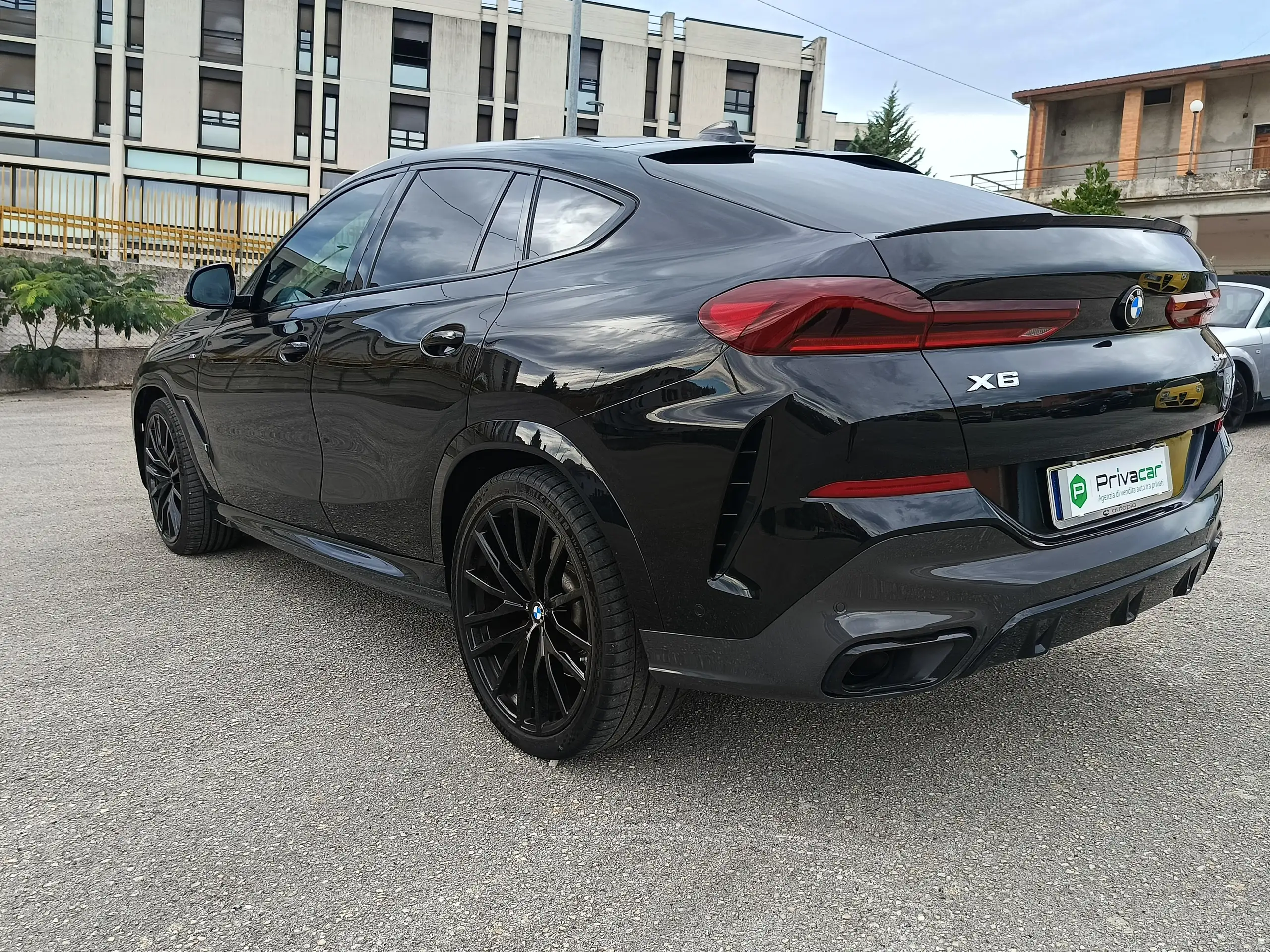 BMW - X6