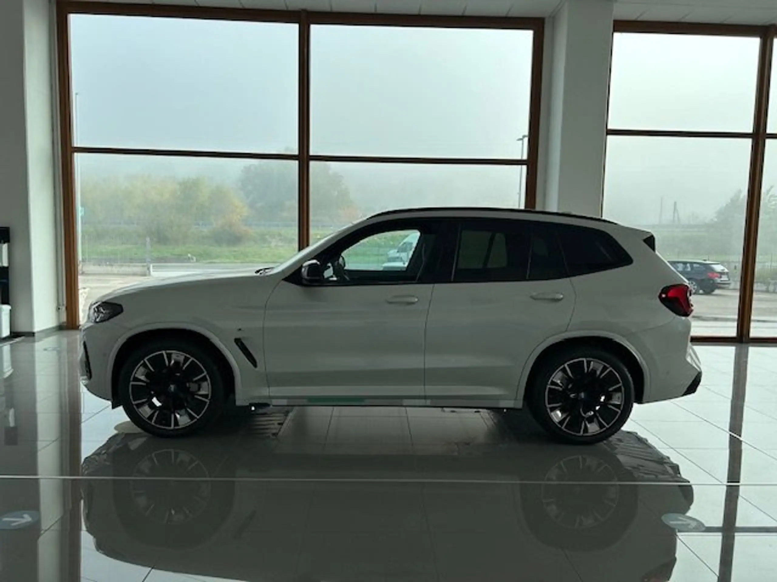 BMW - iX3