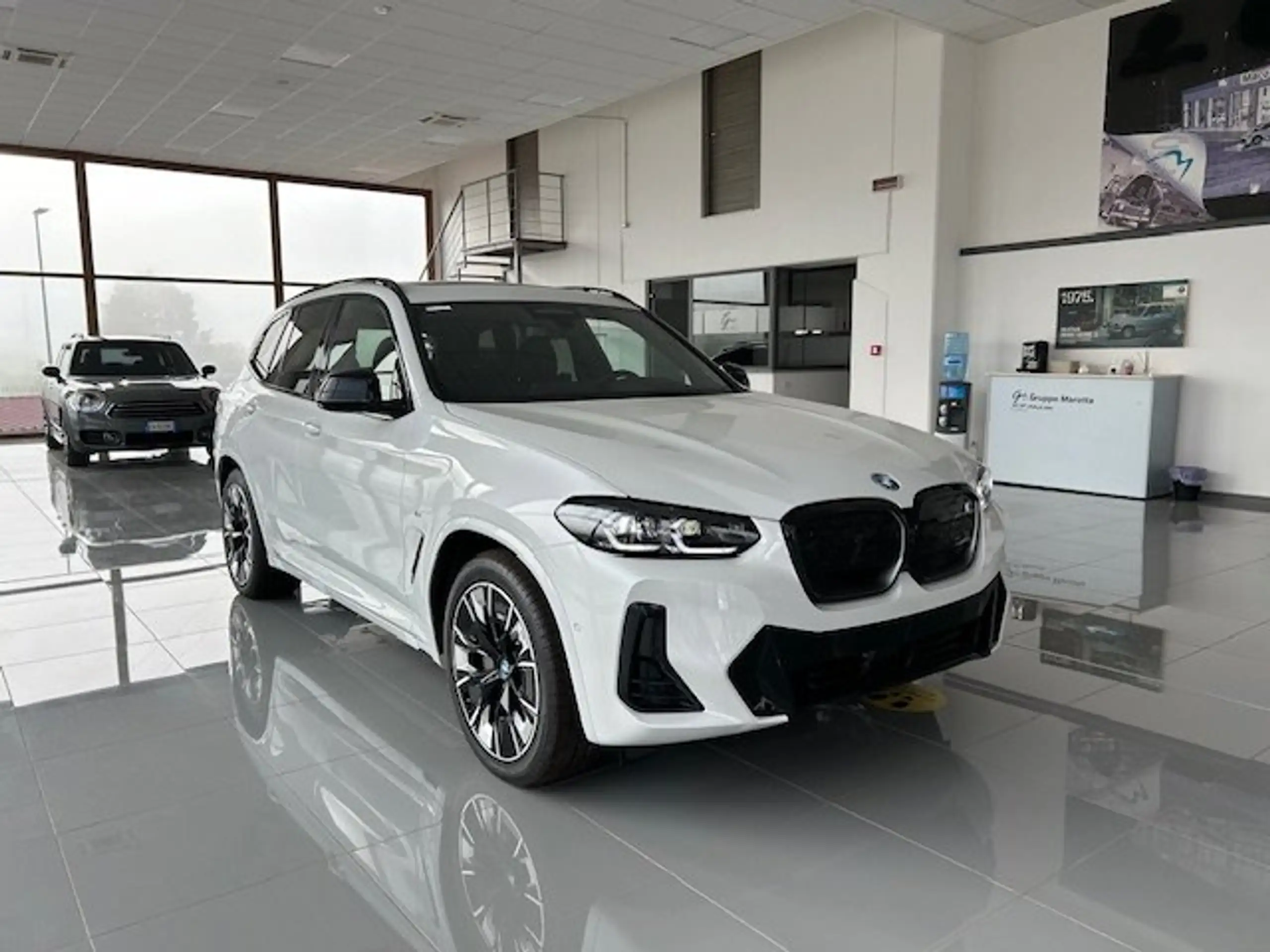 BMW - iX3