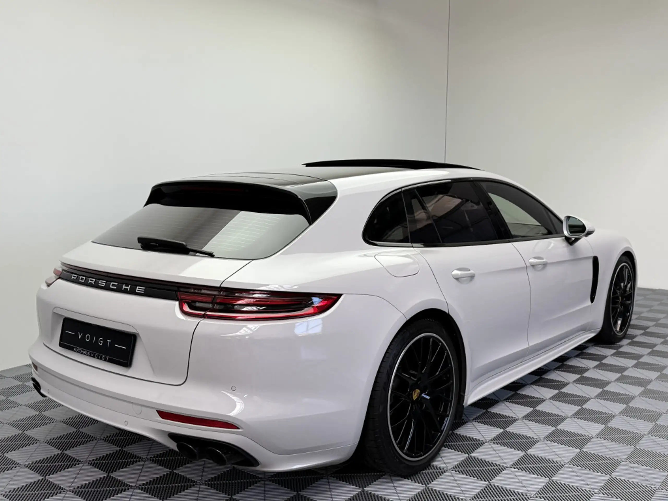 Porsche - Panamera