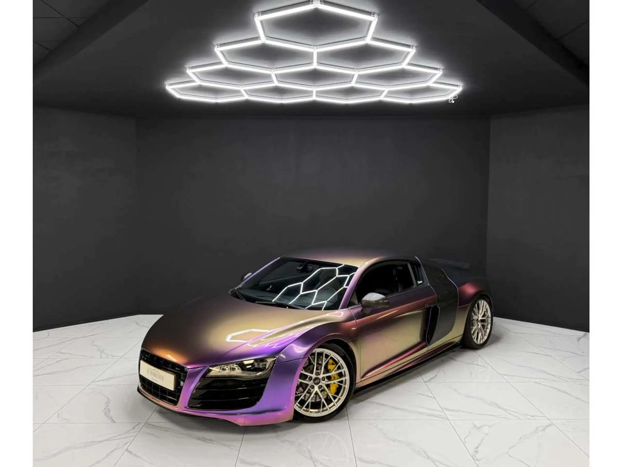 Audi - R8