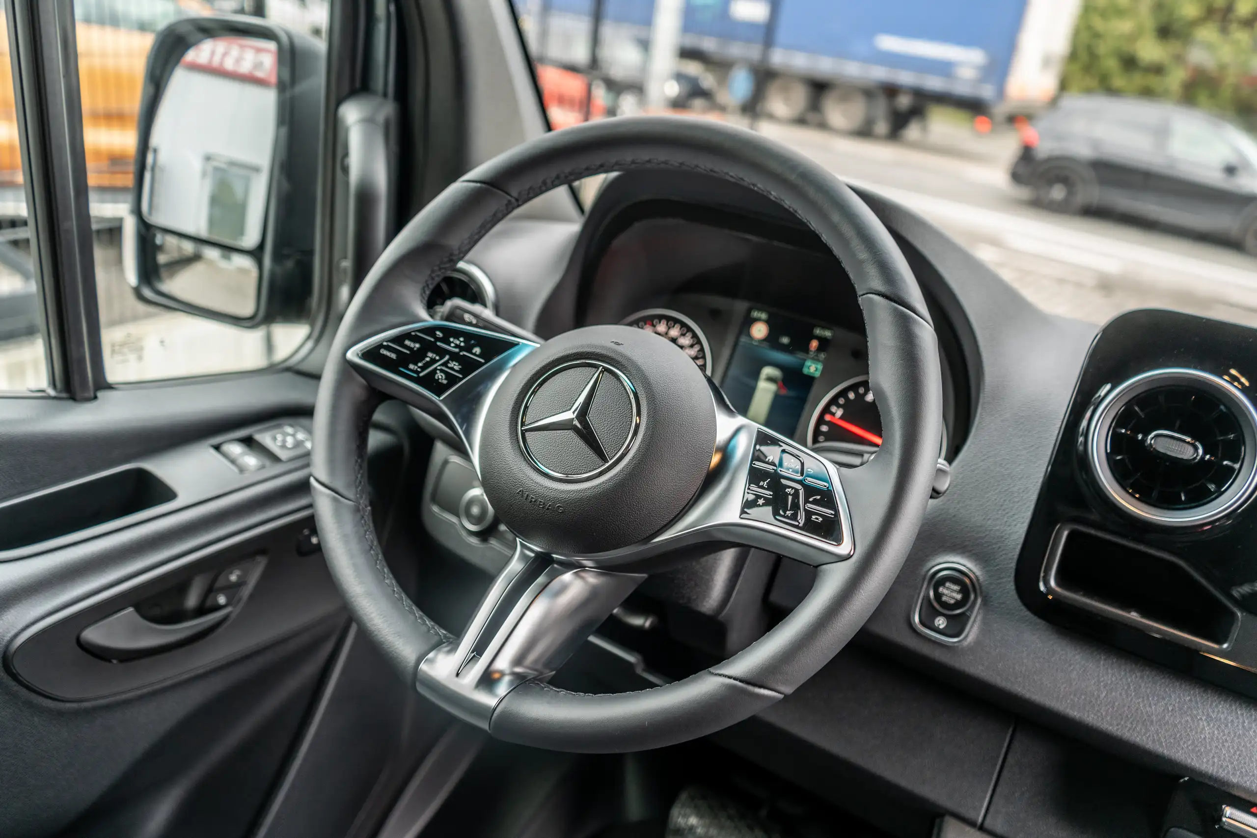 Mercedes-Benz - Sprinter