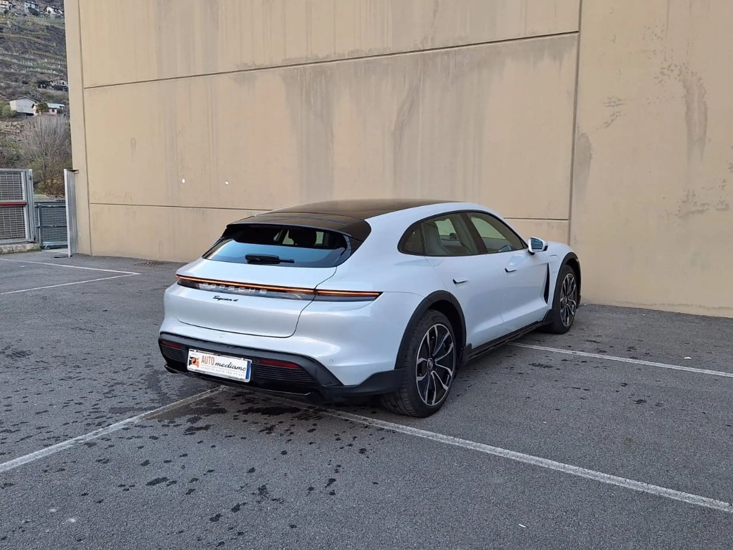 Porsche - Taycan