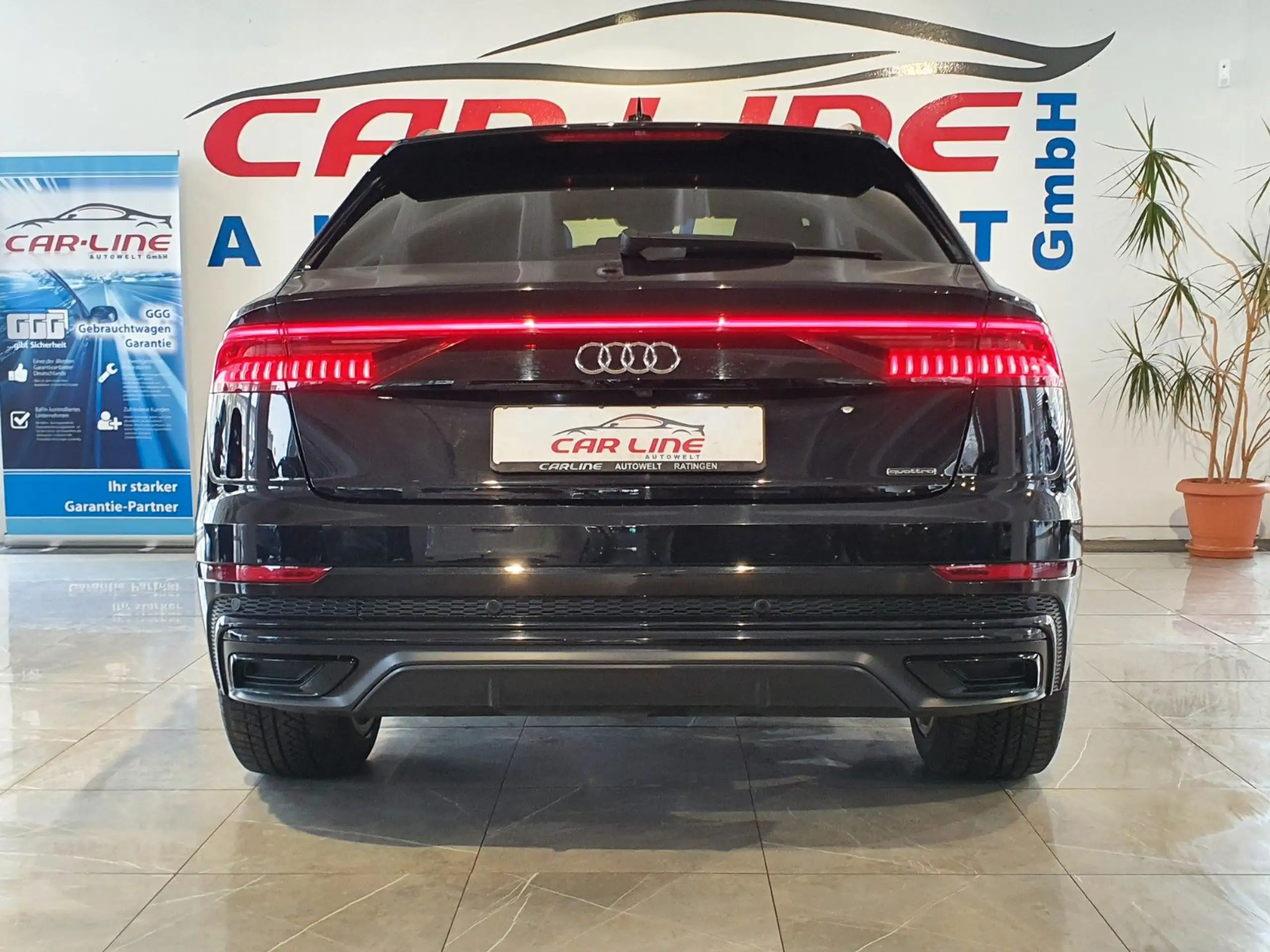 Audi - Q8