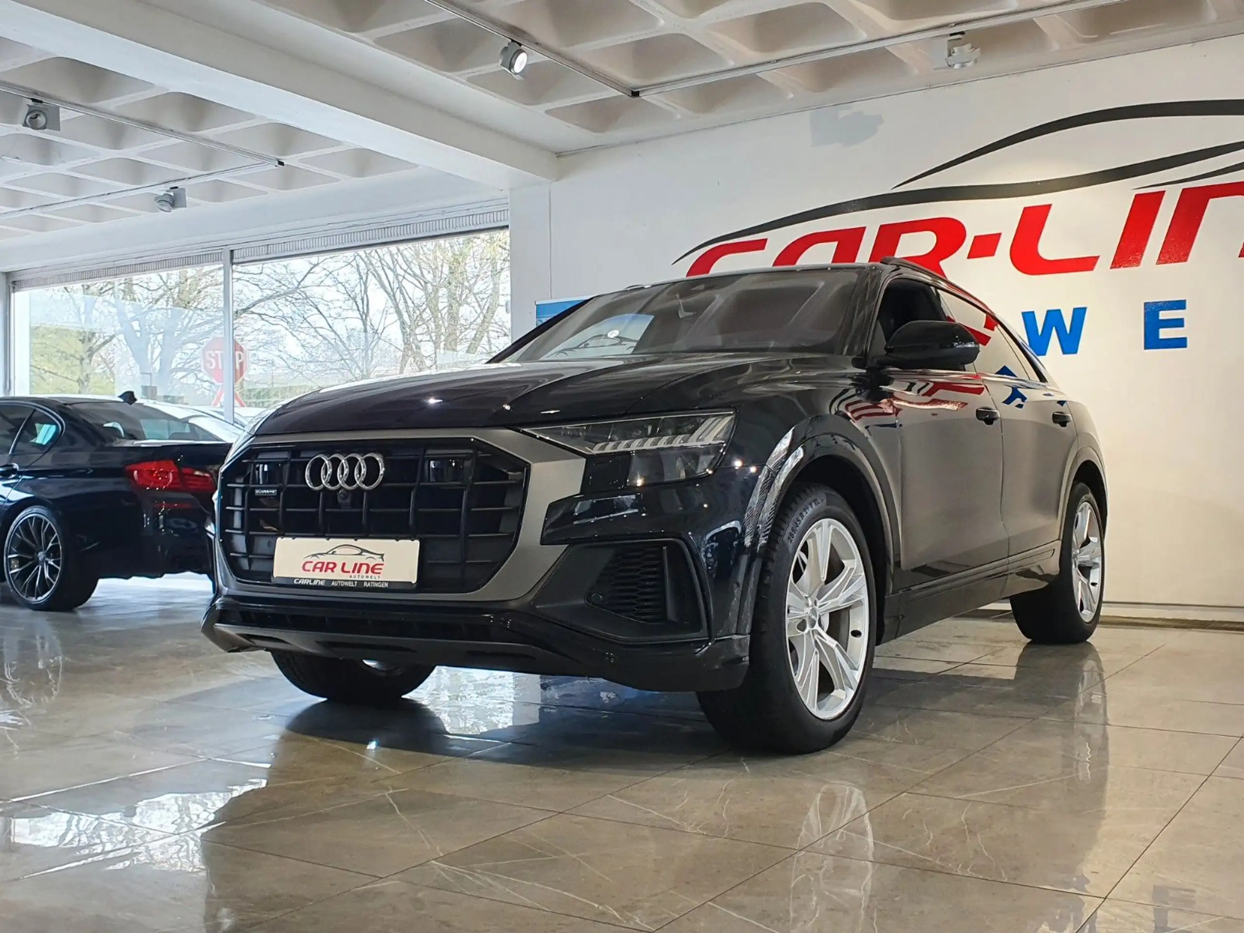 Audi - Q8