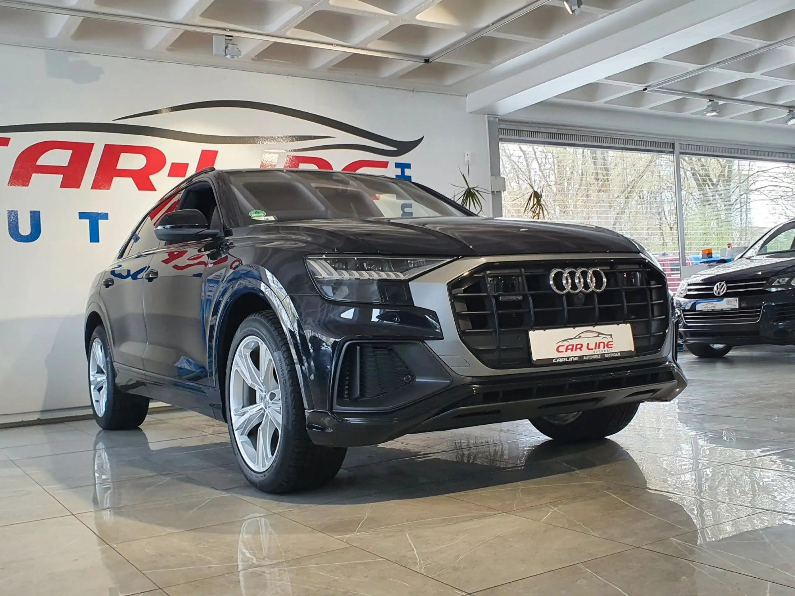 Audi - Q8