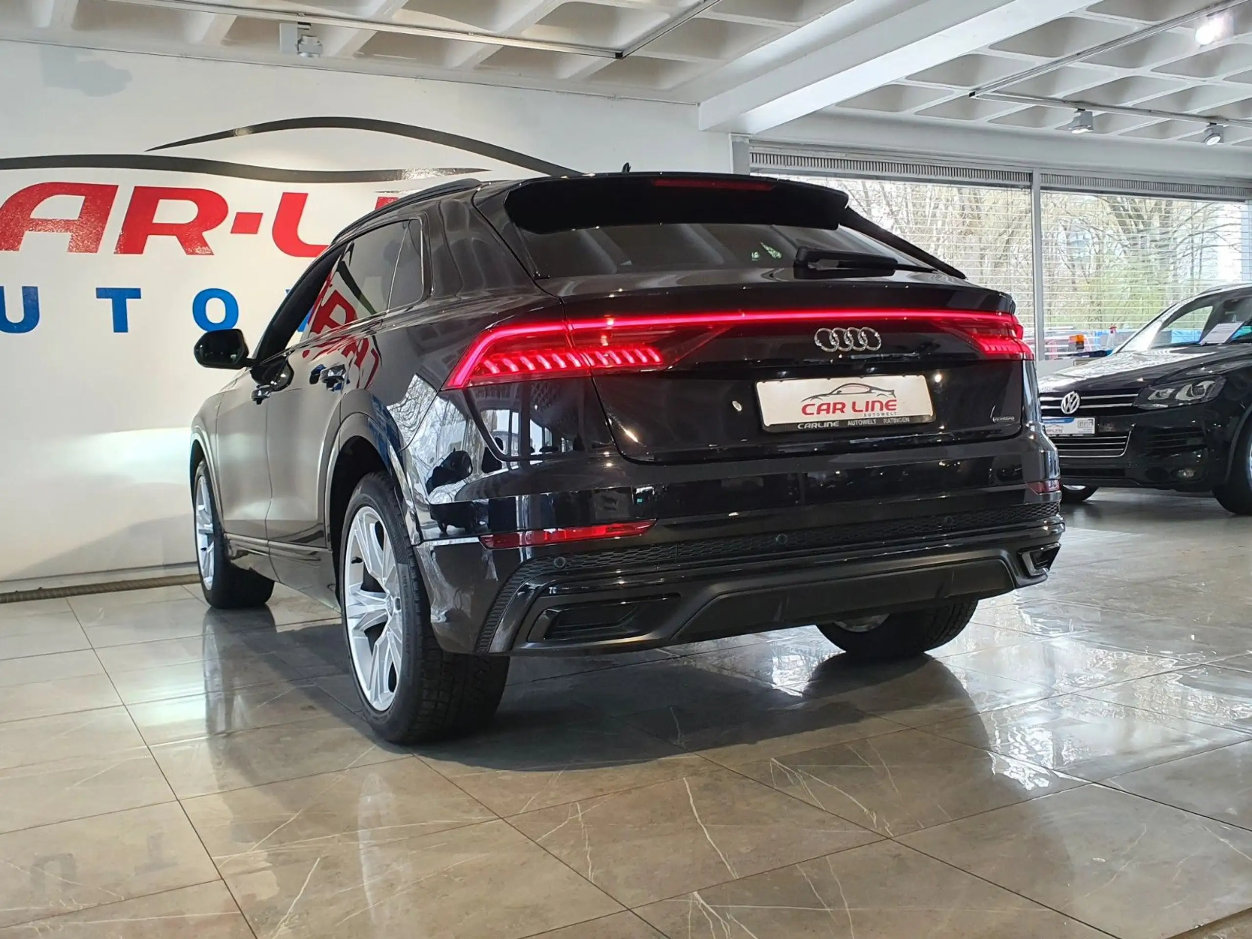 Audi - Q8