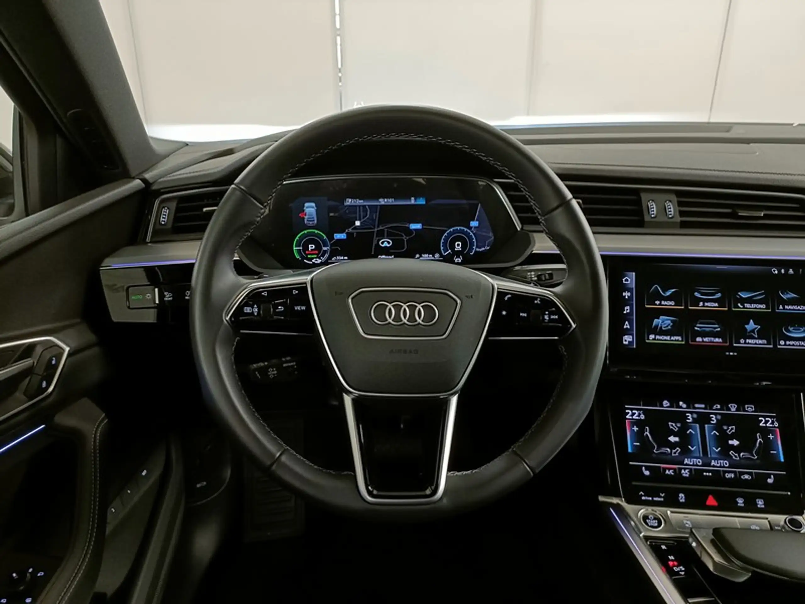 Audi - Q8 e-tron