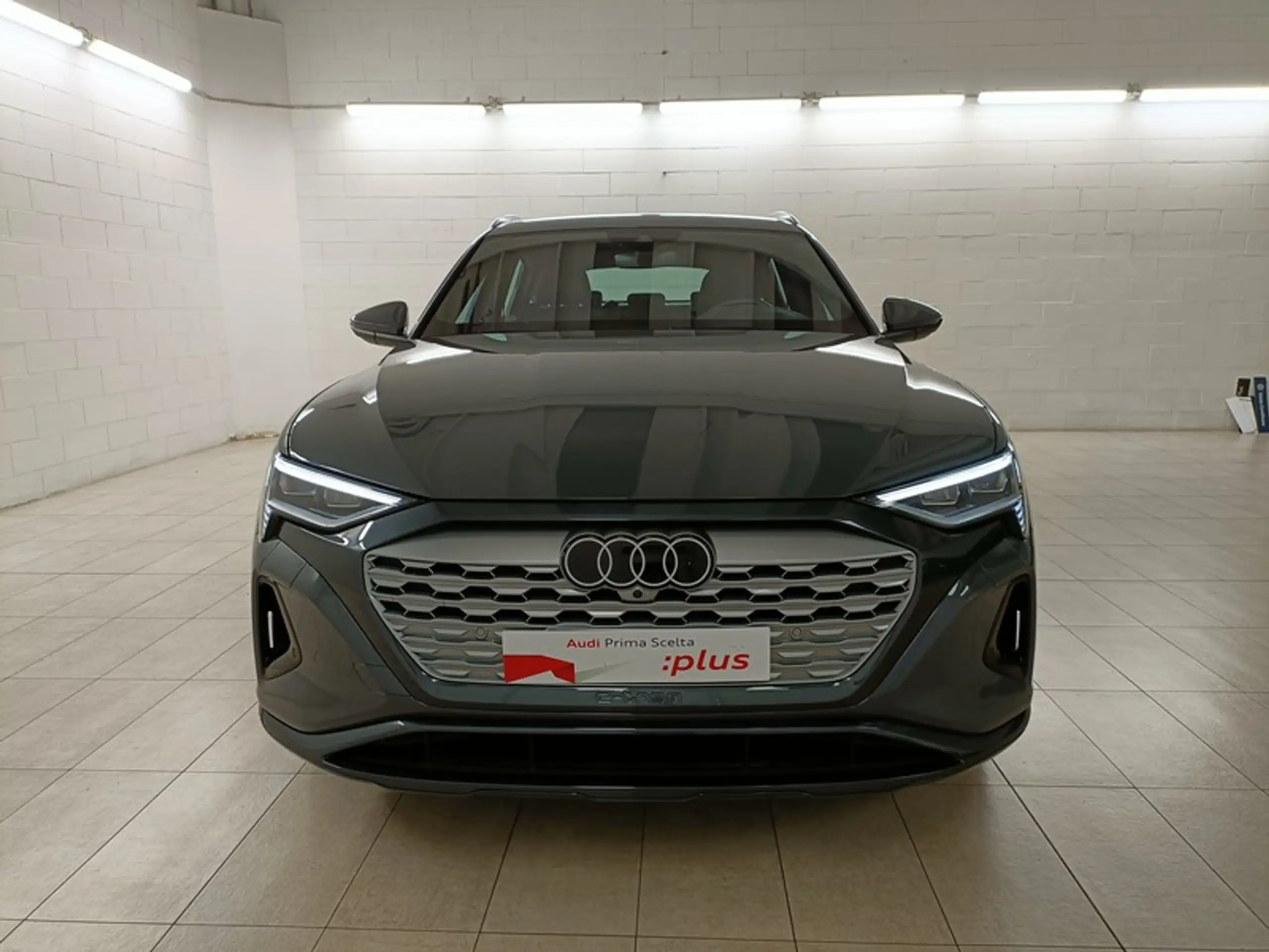 Audi - Q8 e-tron