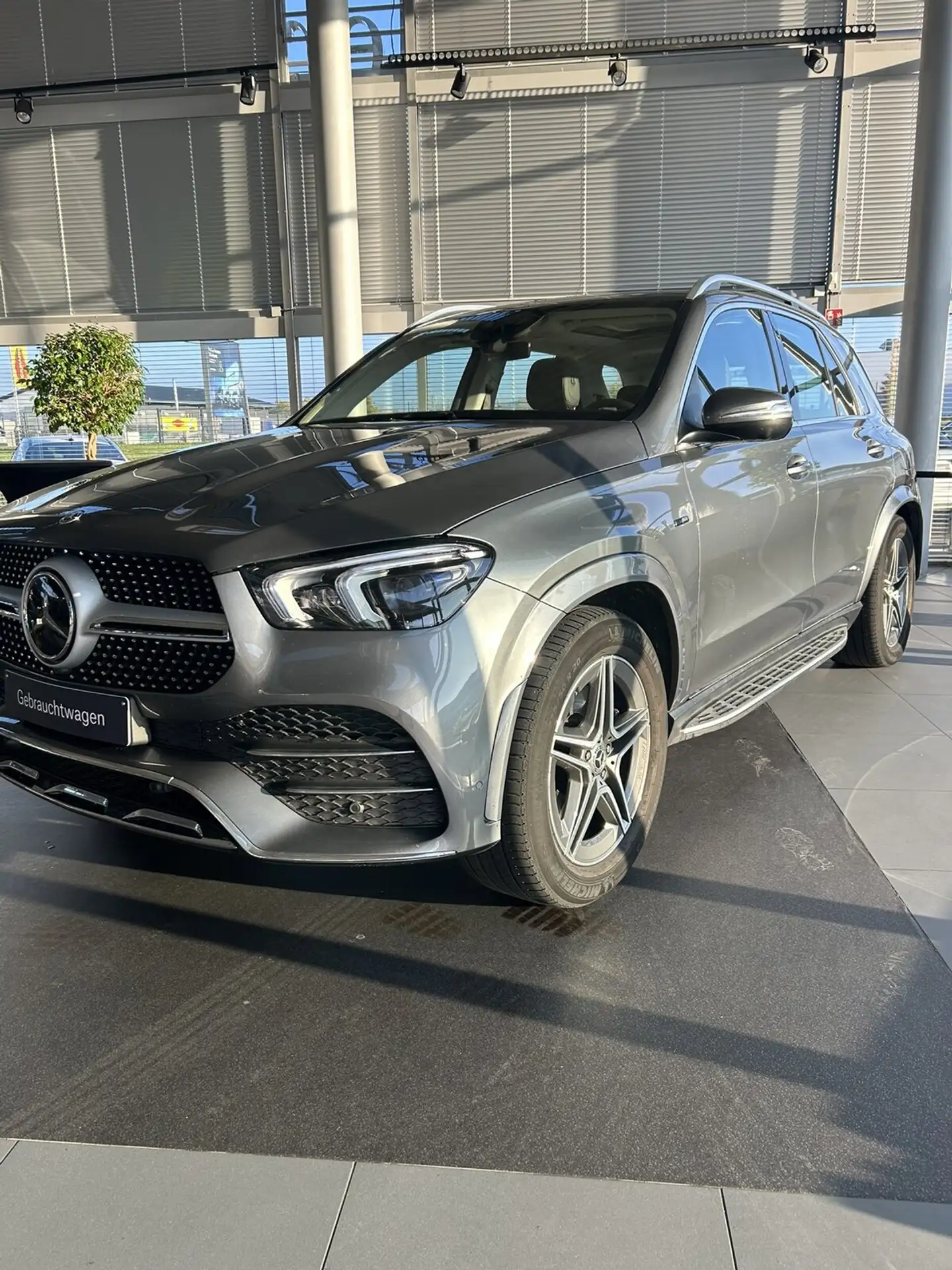 Mercedes-Benz - GLE 350