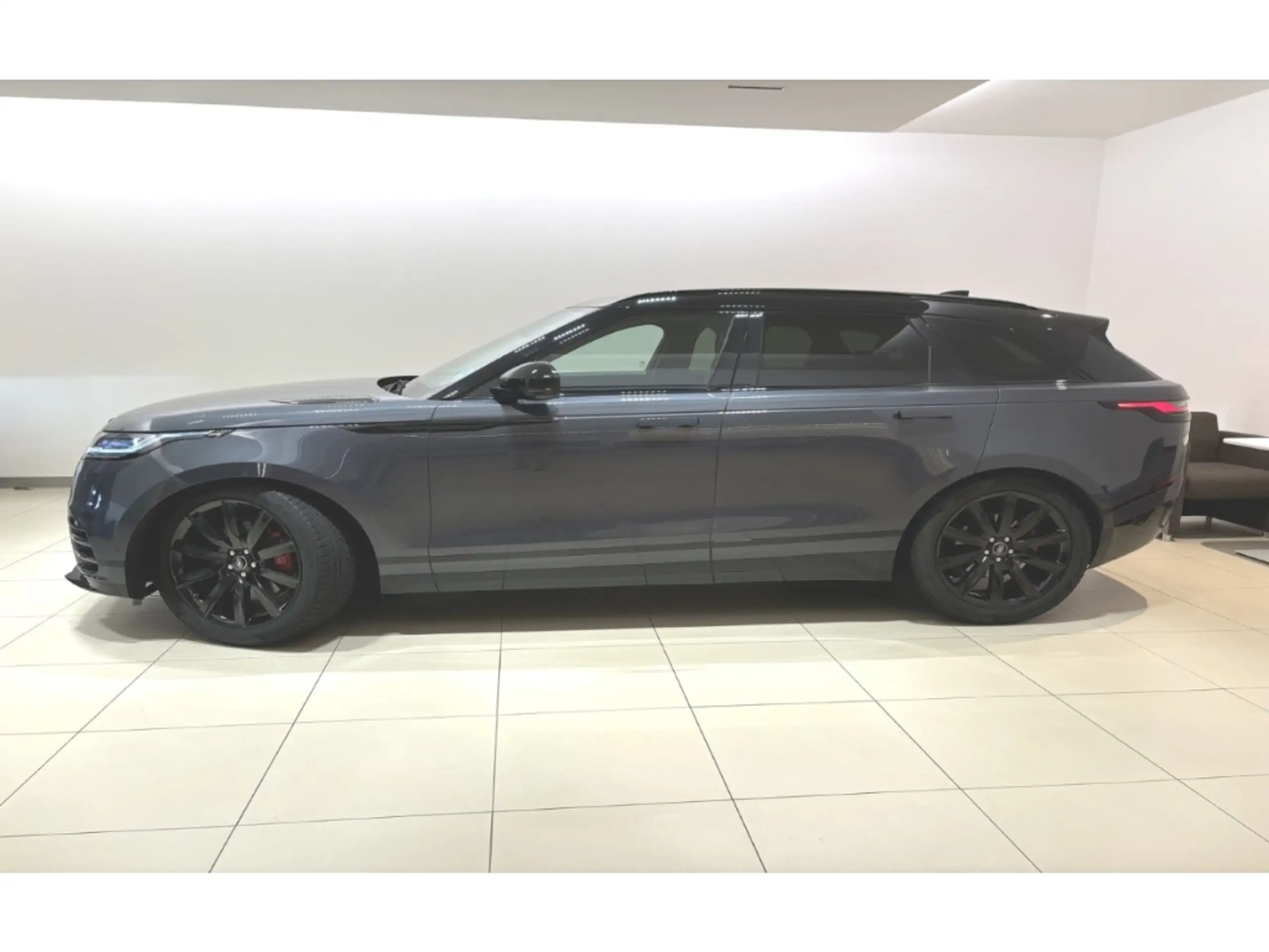 Land Rover - Range Rover Velar