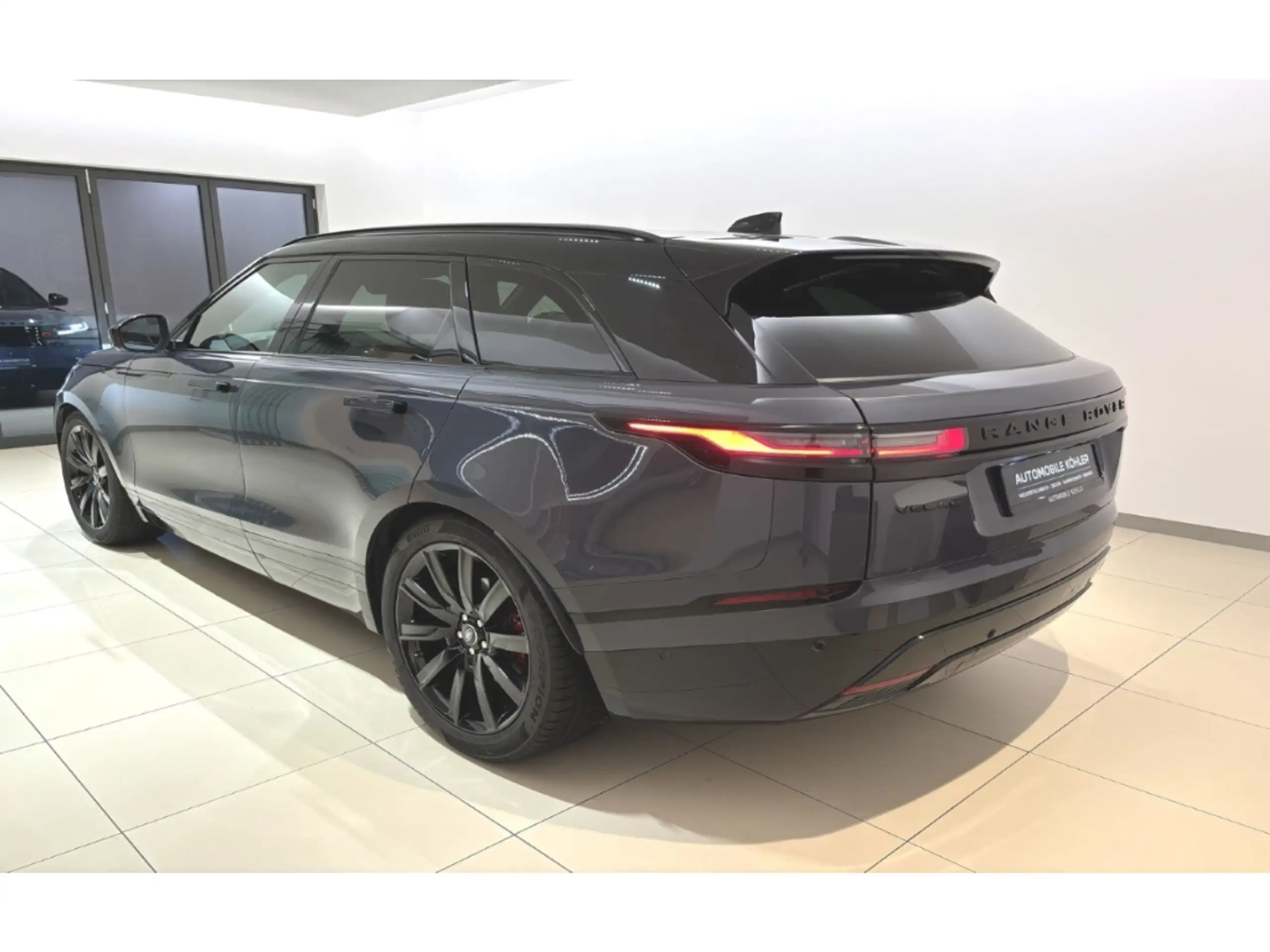 Land Rover - Range Rover Velar