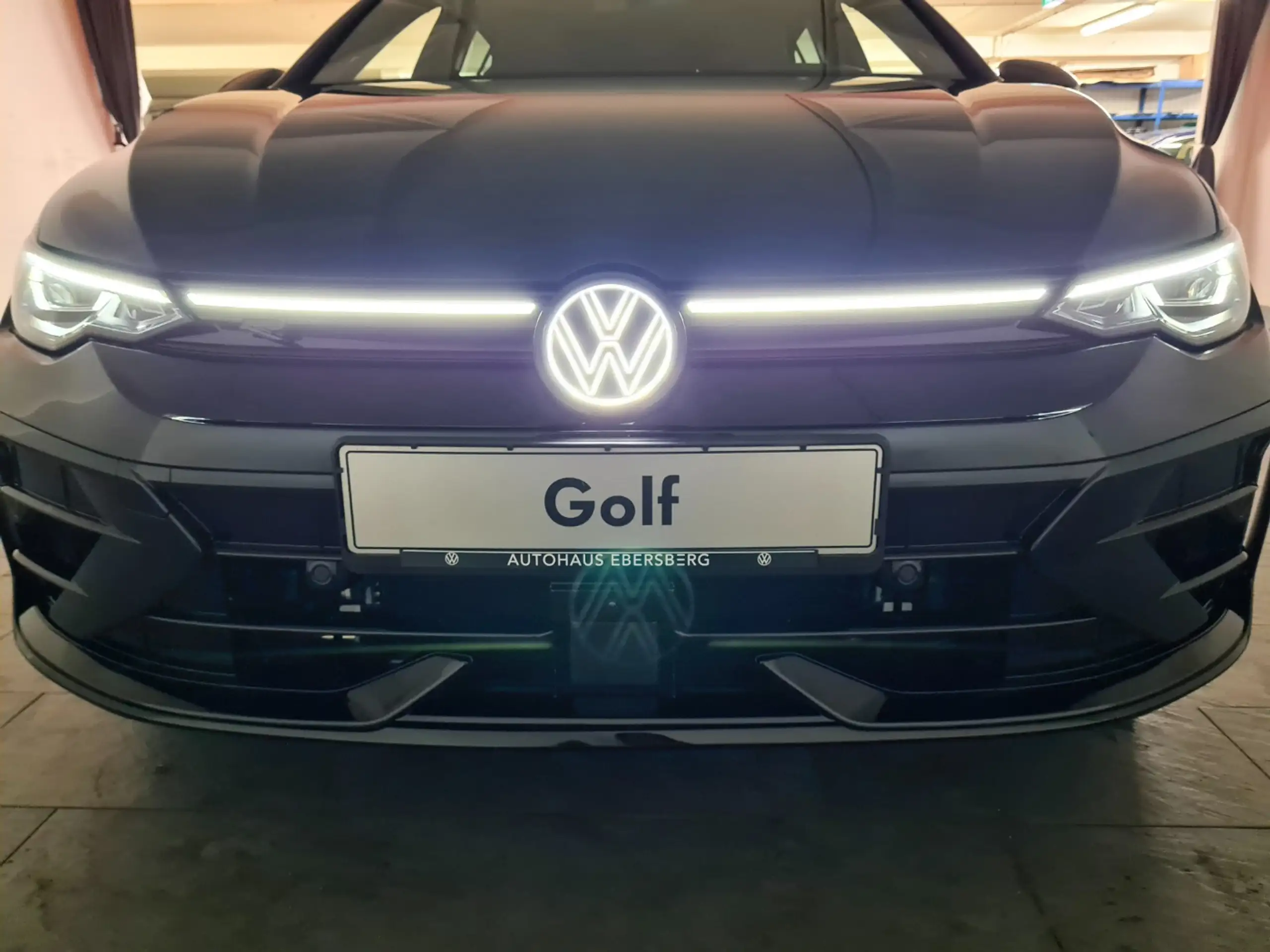 Volkswagen - Golf