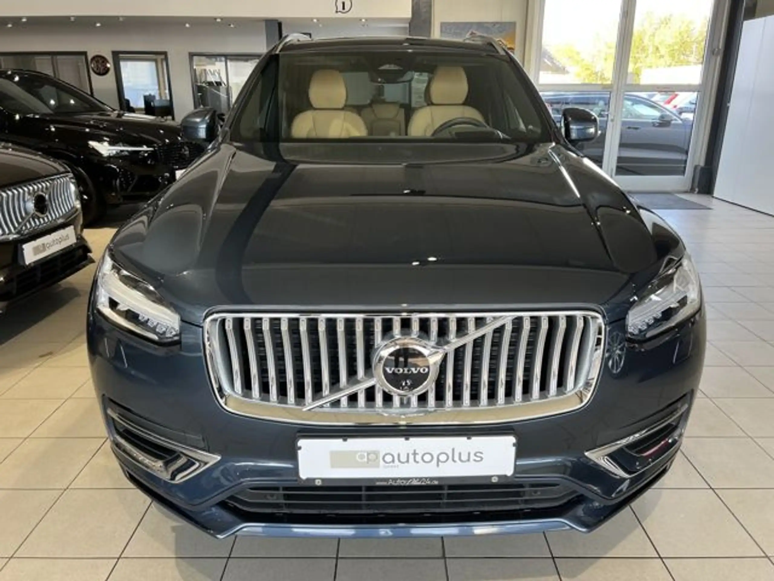 Volvo - XC90