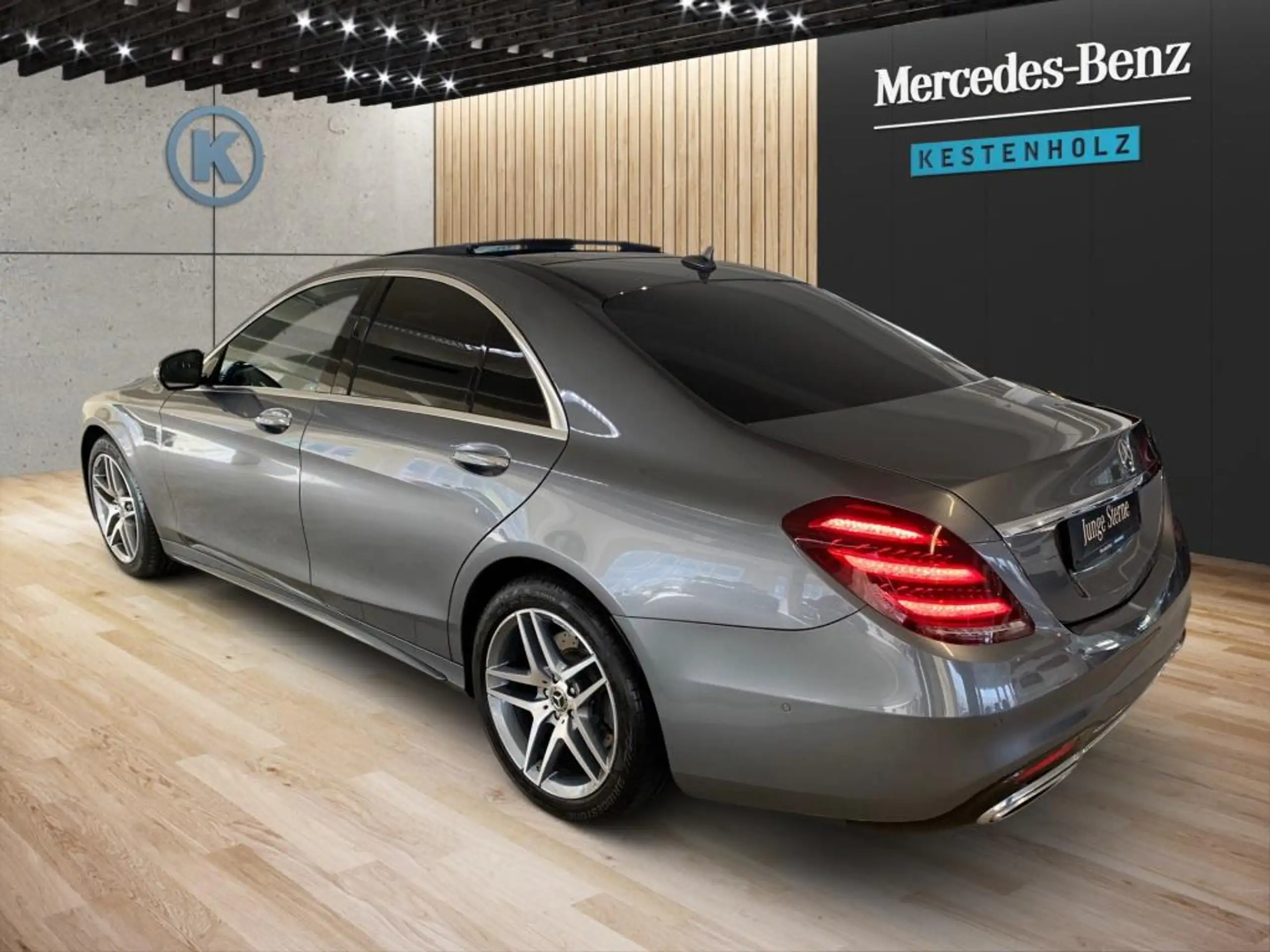 Mercedes-Benz - S 400