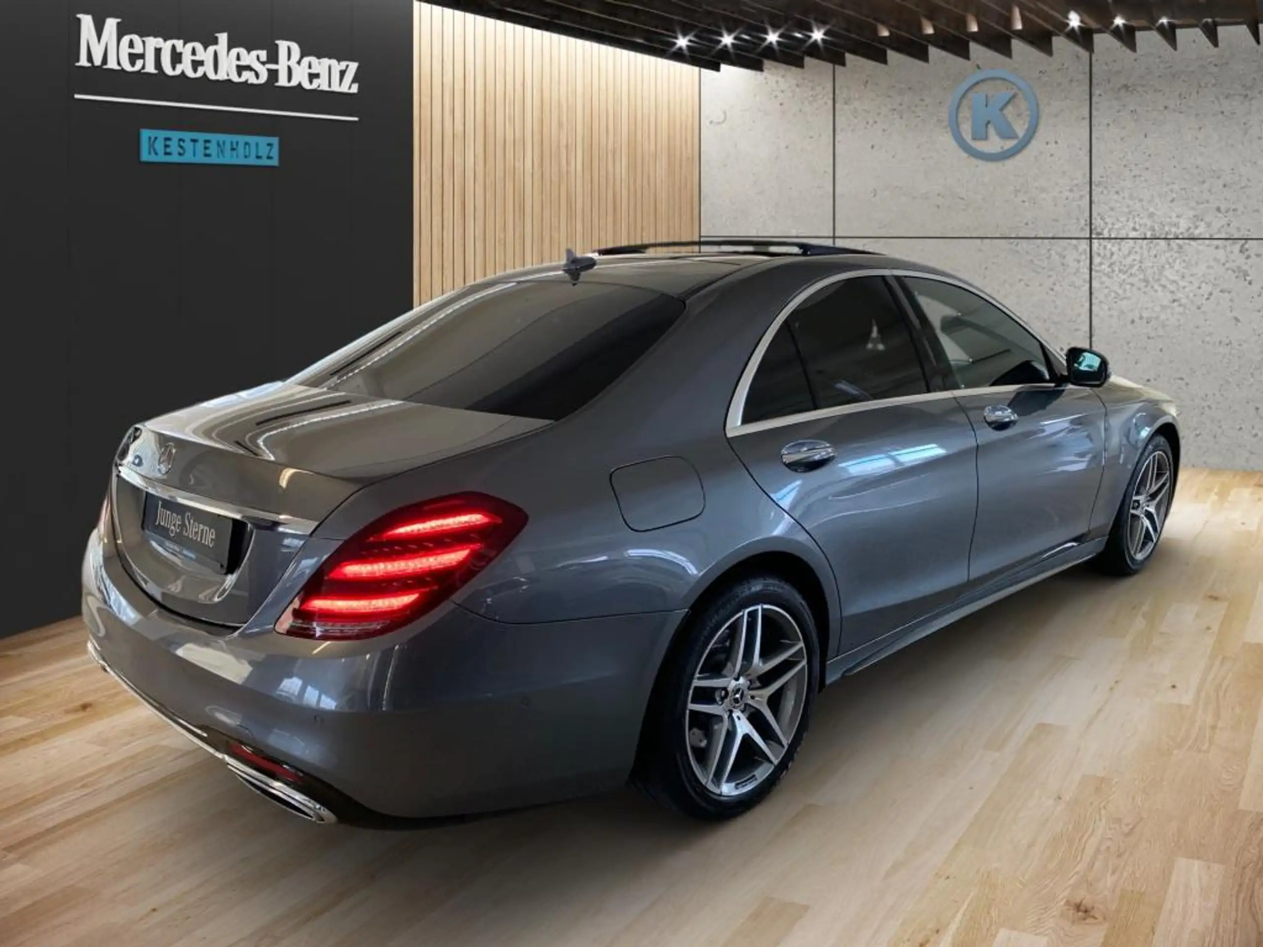 Mercedes-Benz - S 400