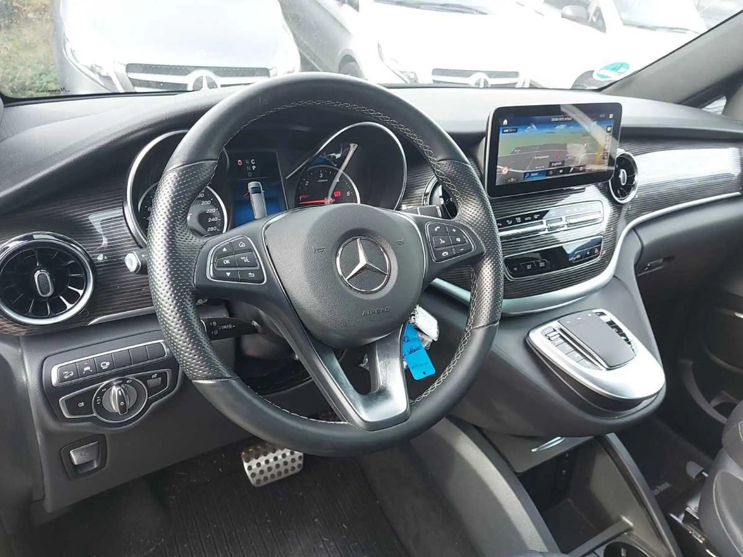 Mercedes-Benz - V 300