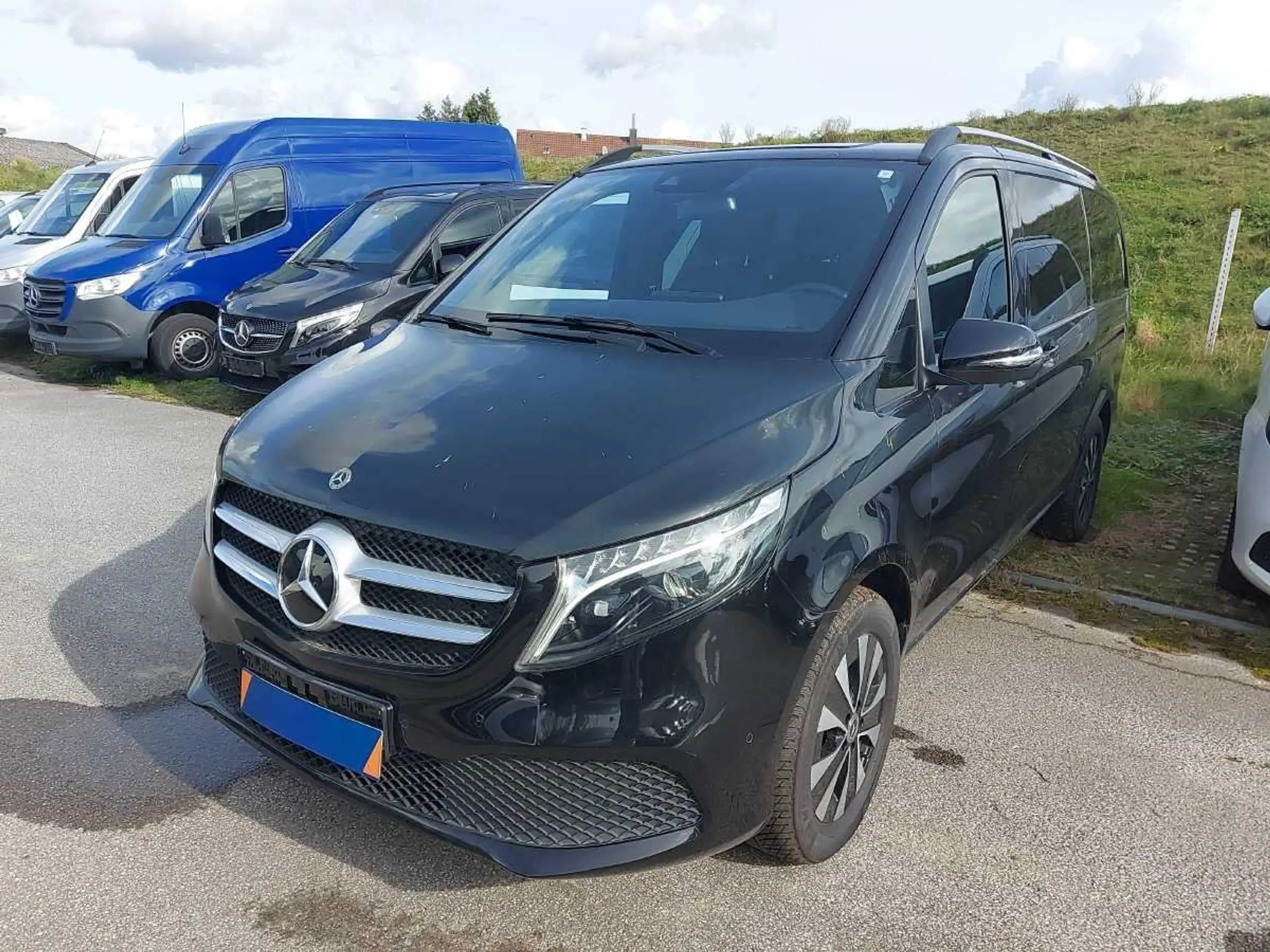 Mercedes-Benz - V 250