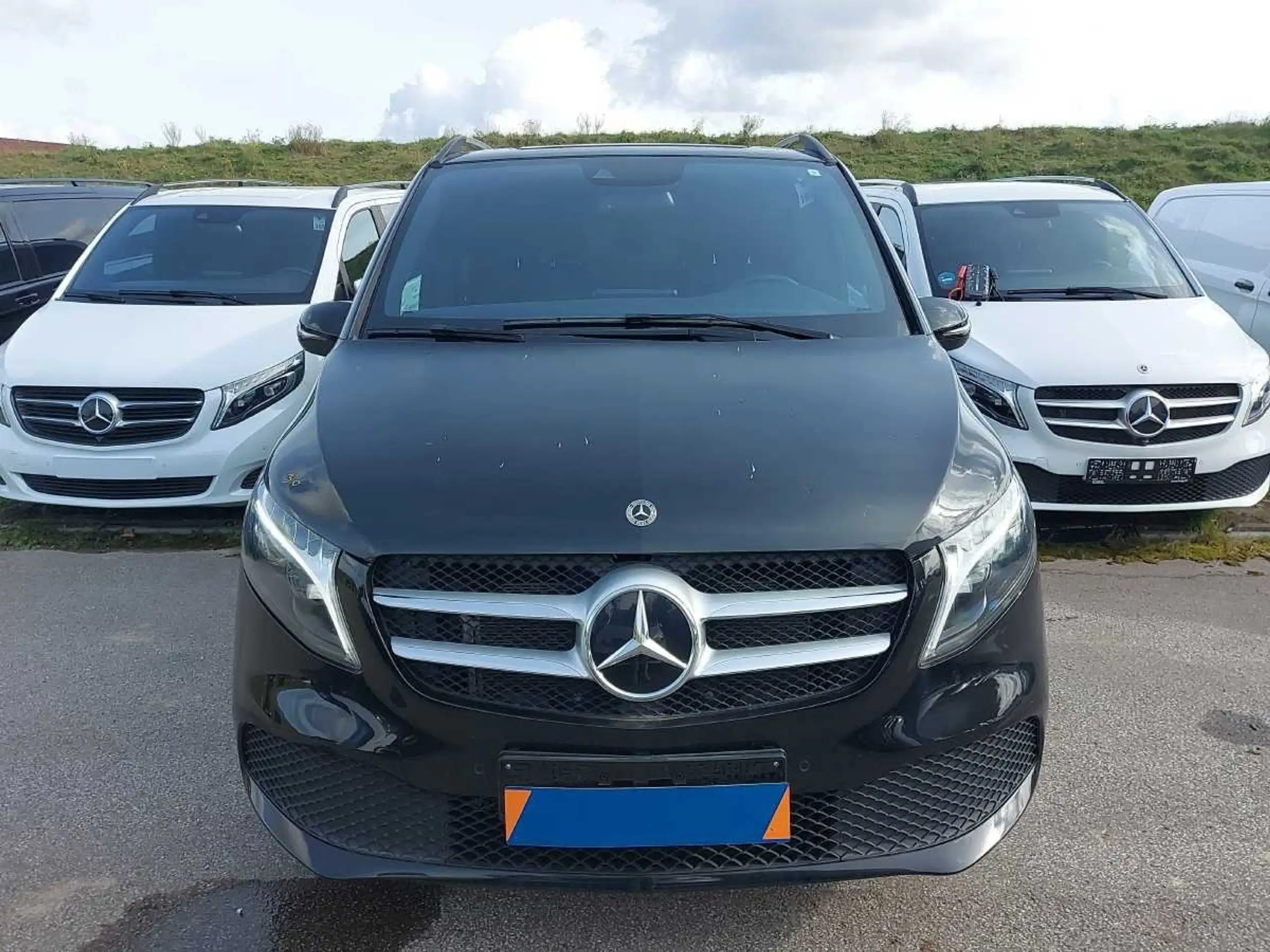 Mercedes-Benz - V 250